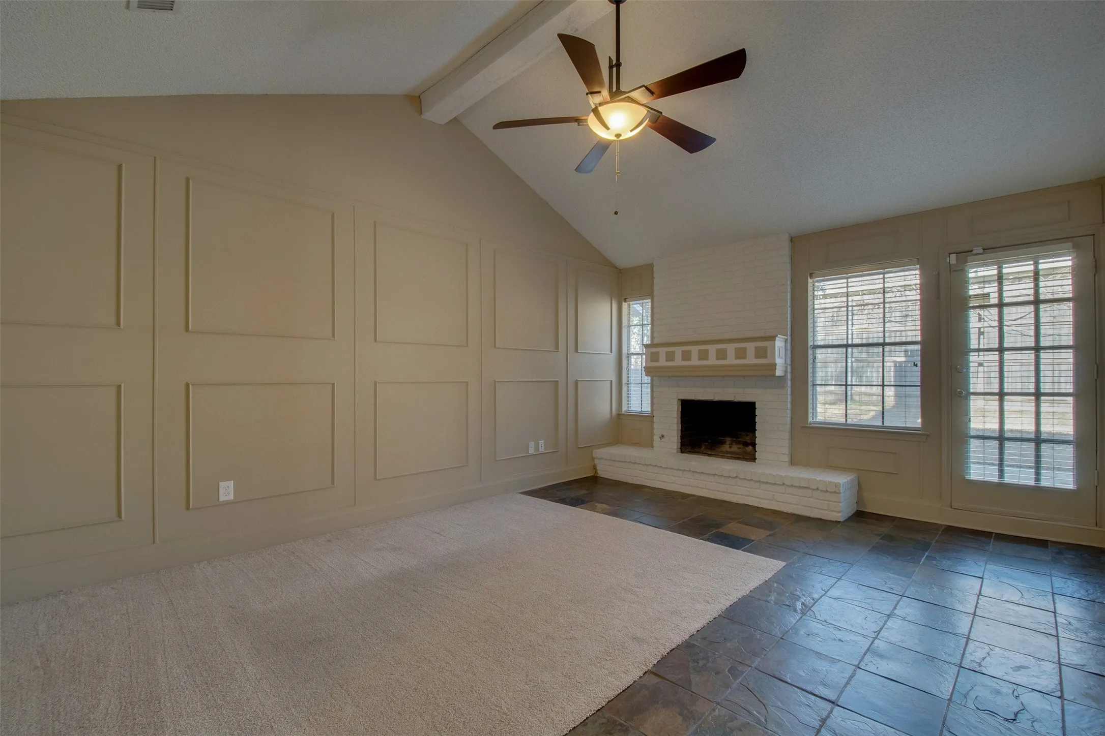Single Family Residence For Rent in Tarrant County , 5605 Trails Edge Drive, Arlington, Texas 76017, 3 Bedroom, 2 Bathroom, 2 Garage spaces, 1,756 Sqft, built in 1978, mls#21408674, Real Estate Agent in Arlington, Homes For Rent in Tarrant county, Homes For Rent in Arlington, Realtor in Arlington Texas, Real Estate Brokerage Independent Realty Texas, Luminita Cordes Realtor