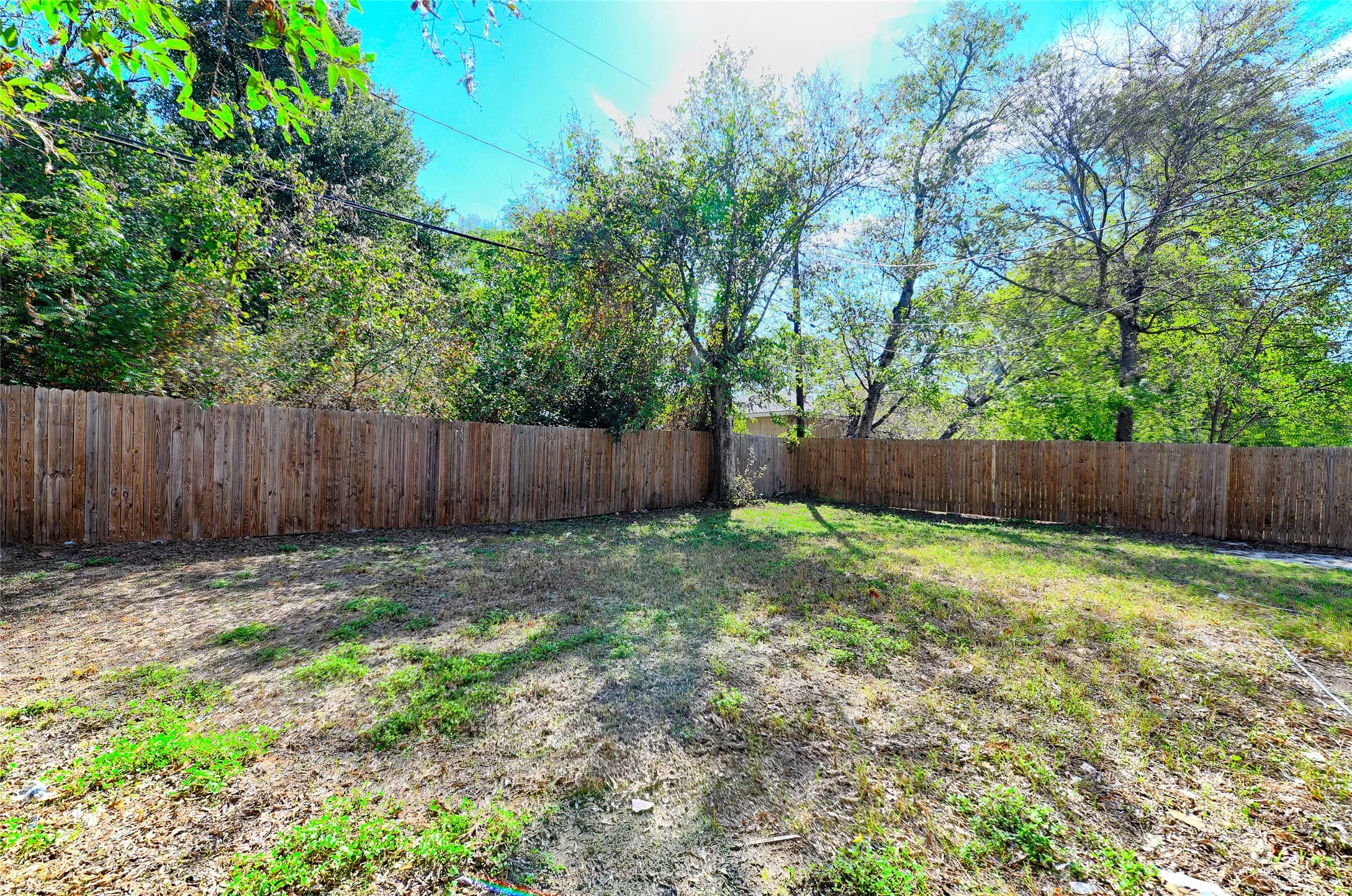 Single Family Residence For Sale in Tarrant County , 4245 Wilson Lane, Fort Worth, Texas 76133, 6 Bedroom, 3 Bathroom, 2 Garage spaces, 2,851 Sqft, built in 1949, mls#21404402, Real Estate Agent in Fort Worth, Homes For Sale in Tarrant county, Homes For Sale in Fort Worth, Realtor in Fort Worth Texas, Real Estate Brokerage Independent Realty Texas, Luminita Cordes Realtor