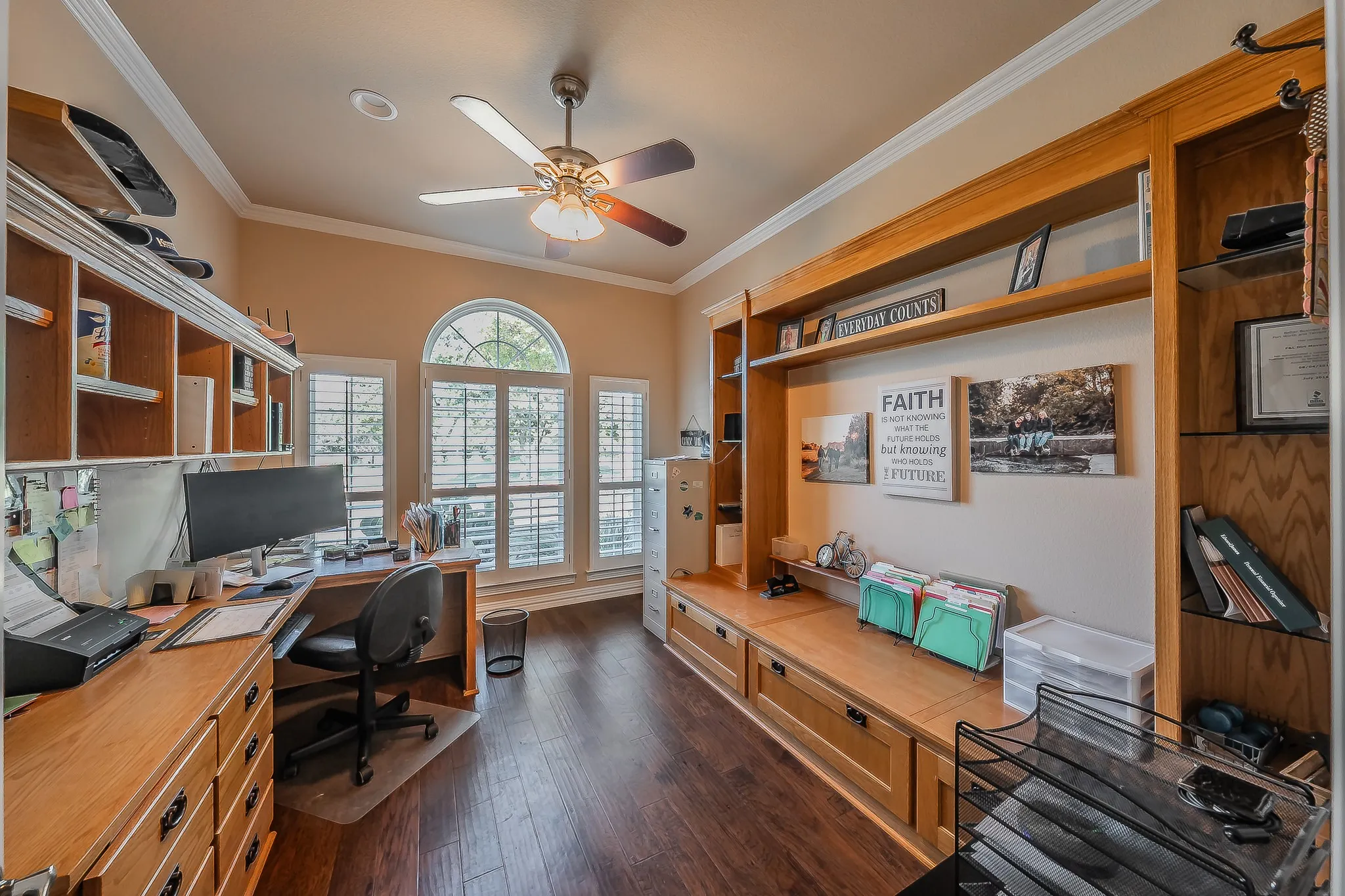 Single Family Residence For Sale in Johnson County , 225 Sherry Lane, Burleson, Texas 76028, 3 Bedroom, 4 Bathroom, 3 Garage spaces, 3,374 Sqft, built in 2002, mls#21406326, Real Estate Agent in Burleson, Homes For Sale in Johnson county, Homes For Sale in Burleson, Realtor in Burleson Texas, Real Estate Brokerage Independent Realty Texas, Luminita Cordes Realtor