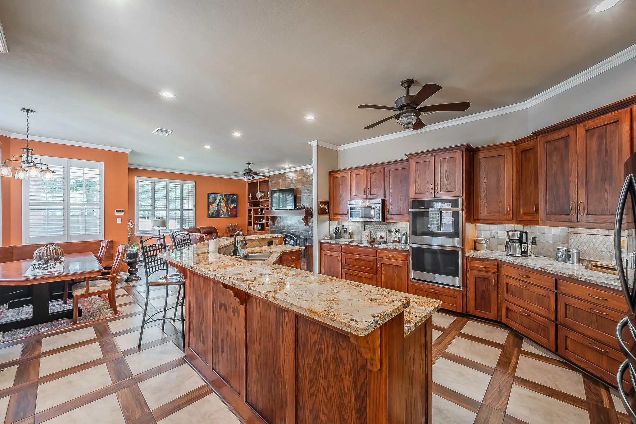 Single Family Residence For Sale in Johnson County , 225 Sherry Lane, Burleson, Texas 76028, 3 Bedroom, 4 Bathroom, 3 Garage spaces, 3,374 Sqft, built in 2002, mls#21406326, Real Estate Agent in Burleson, Homes For Sale in Johnson county, Homes For Sale in Burleson, Realtor in Burleson Texas, Real Estate Brokerage Independent Realty Texas, Luminita Cordes Realtor