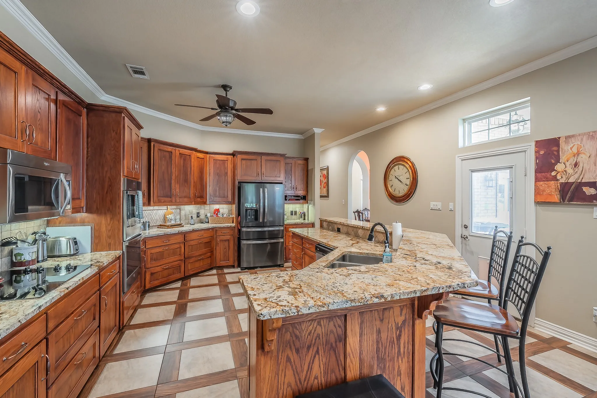 Single Family Residence For Sale in Johnson County , 225 Sherry Lane, Burleson, Texas 76028, 3 Bedroom, 4 Bathroom, 3 Garage spaces, 3,374 Sqft, built in 2002, mls#21406326, Real Estate Agent in Burleson, Homes For Sale in Johnson county, Homes For Sale in Burleson, Realtor in Burleson Texas, Real Estate Brokerage Independent Realty Texas, Luminita Cordes Realtor