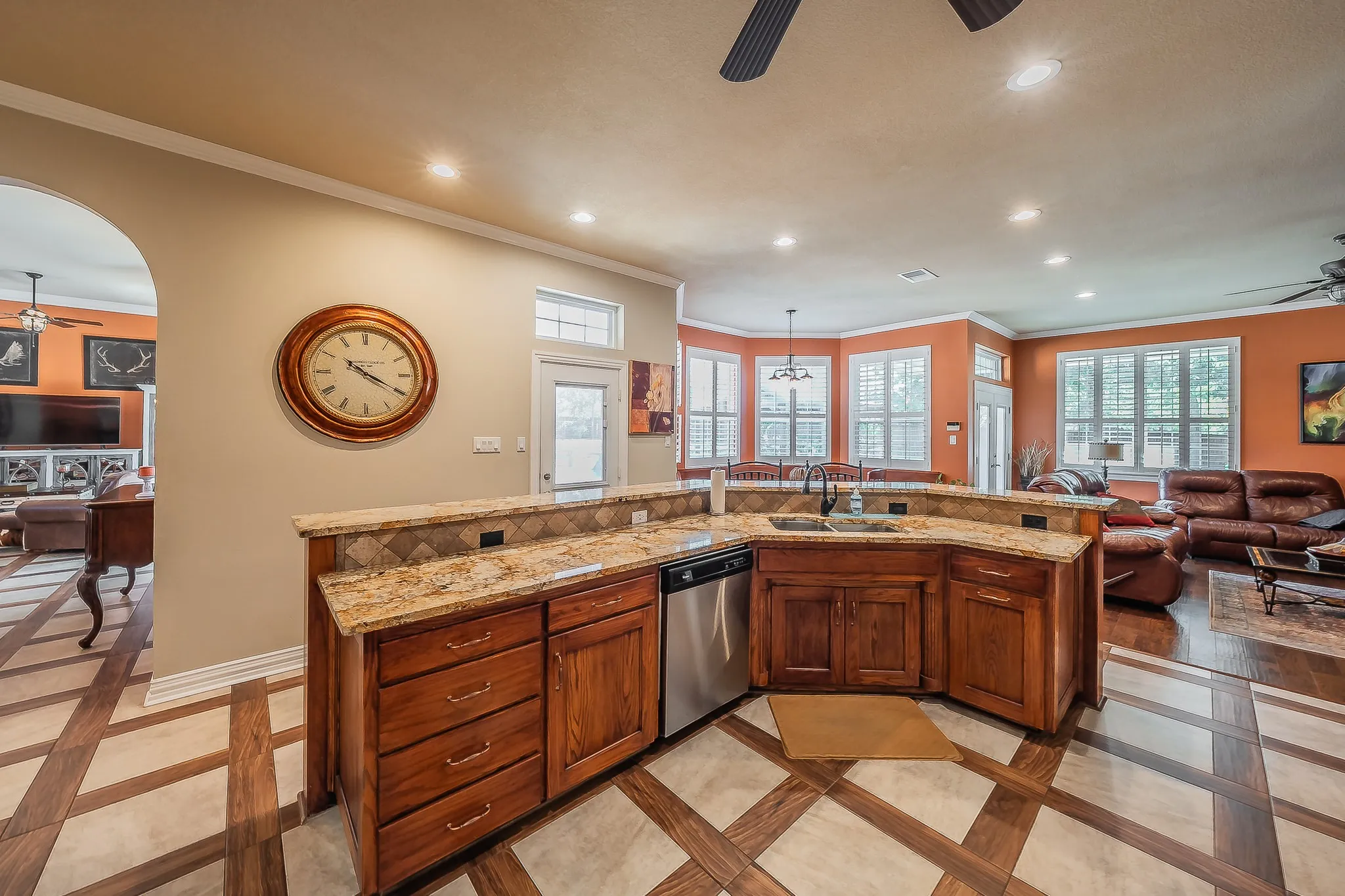 Single Family Residence For Sale in Johnson County , 225 Sherry Lane, Burleson, Texas 76028, 3 Bedroom, 4 Bathroom, 3 Garage spaces, 3,374 Sqft, built in 2002, mls#21406326, Real Estate Agent in Burleson, Homes For Sale in Johnson county, Homes For Sale in Burleson, Realtor in Burleson Texas, Real Estate Brokerage Independent Realty Texas, Luminita Cordes Realtor