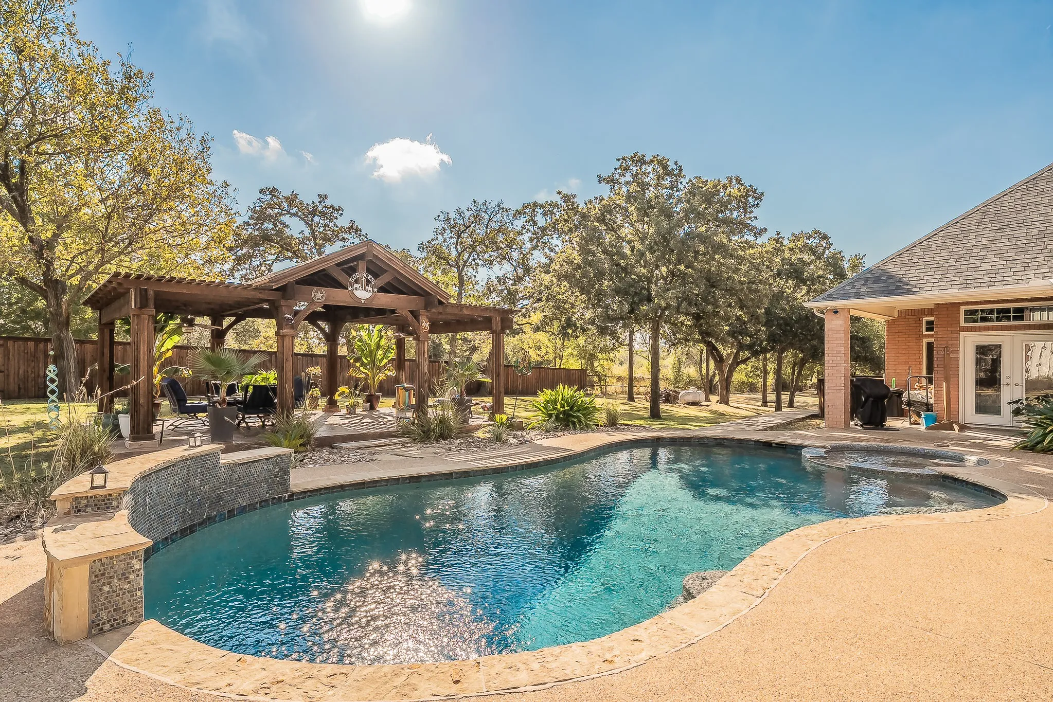 Single Family Residence For Sale in Johnson County , 225 Sherry Lane, Burleson, Texas 76028, 3 Bedroom, 4 Bathroom, 3 Garage spaces, 3,374 Sqft, built in 2002, mls#21406326, Real Estate Agent in Burleson, Homes For Sale in Johnson county, Homes For Sale in Burleson, Realtor in Burleson Texas, Real Estate Brokerage Independent Realty Texas, Luminita Cordes Realtor