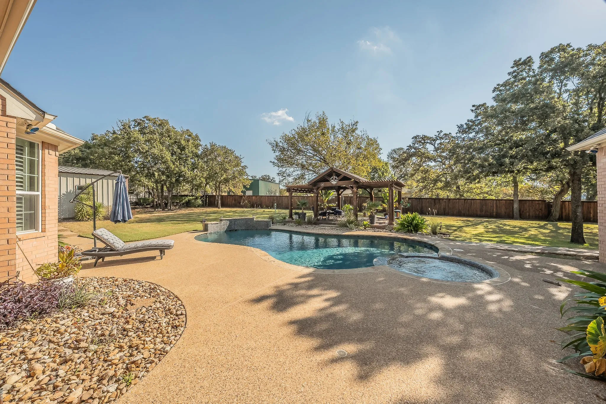 Single Family Residence For Sale in Johnson County , 225 Sherry Lane, Burleson, Texas 76028, 3 Bedroom, 4 Bathroom, 3 Garage spaces, 3,374 Sqft, built in 2002, mls#21406326, Real Estate Agent in Burleson, Homes For Sale in Johnson county, Homes For Sale in Burleson, Realtor in Burleson Texas, Real Estate Brokerage Independent Realty Texas, Luminita Cordes Realtor