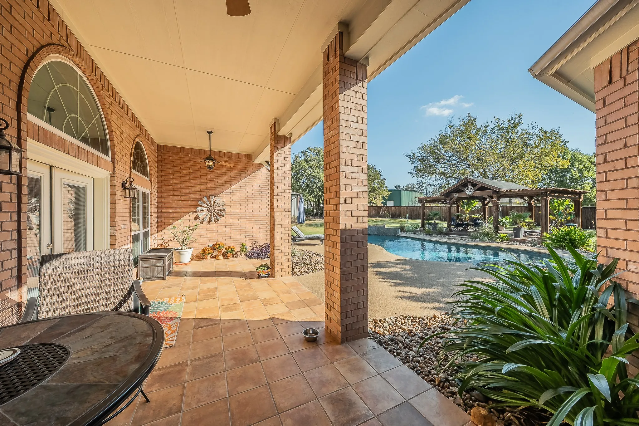 Single Family Residence For Sale in Johnson County , 225 Sherry Lane, Burleson, Texas 76028, 3 Bedroom, 4 Bathroom, 3 Garage spaces, 3,374 Sqft, built in 2002, mls#21406326, Real Estate Agent in Burleson, Homes For Sale in Johnson county, Homes For Sale in Burleson, Realtor in Burleson Texas, Real Estate Brokerage Independent Realty Texas, Luminita Cordes Realtor