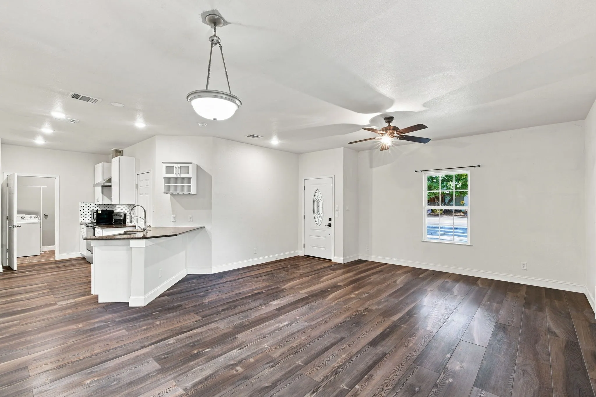 Apartment For Sale in Tarrant County , 1837 Jennifer #A Court, Pelican Bay, Texas 76020, 4 Bedroom, 2 Bathroom, 2 Garage spaces, 0 Sqft, built in 2021, mls#21408679, Real Estate Agent in Pelican Bay, Homes For Sale in Tarrant county, Homes For Sale in Pelican Bay, Realtor in Pelican Bay Texas, Real Estate Brokerage Independent Realty Texas, Luminita Cordes Realtor