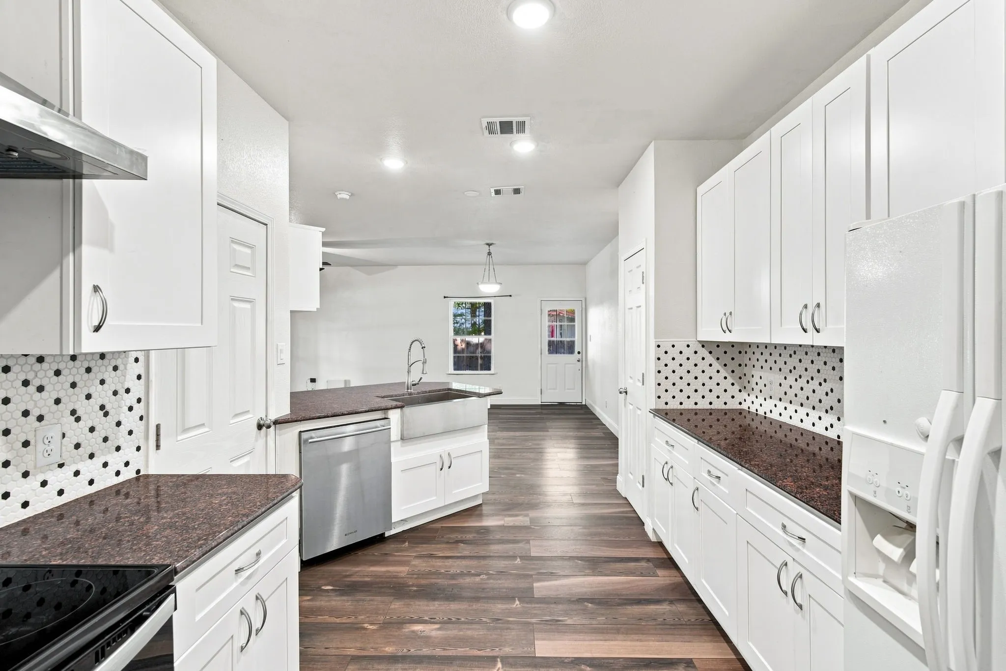 Apartment For Sale in Tarrant County , 1837 Jennifer #A Court, Pelican Bay, Texas 76020, 4 Bedroom, 2 Bathroom, 2 Garage spaces, 0 Sqft, built in 2021, mls#21408679, Real Estate Agent in Pelican Bay, Homes For Sale in Tarrant county, Homes For Sale in Pelican Bay, Realtor in Pelican Bay Texas, Real Estate Brokerage Independent Realty Texas, Luminita Cordes Realtor