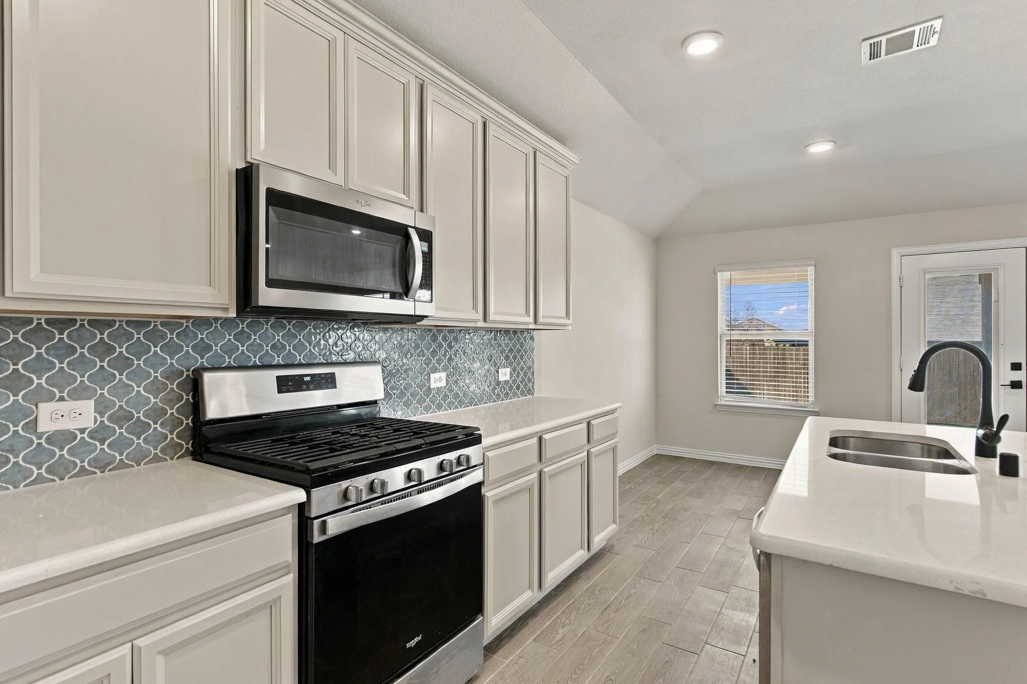 Single Family Residence For Sale in Denton County , 5117 Del Monte Drive, Denton, Texas 76207, 3 Bedroom, 2 Bathroom, 2 Garage spaces, 1,518 Sqft, built in 2023, mls#21408680, Real Estate Agent in Denton, Homes For Sale in Denton county, Homes For Sale in Denton, Realtor in Denton Texas, Real Estate Brokerage Independent Realty Texas, Luminita Cordes Realtor
