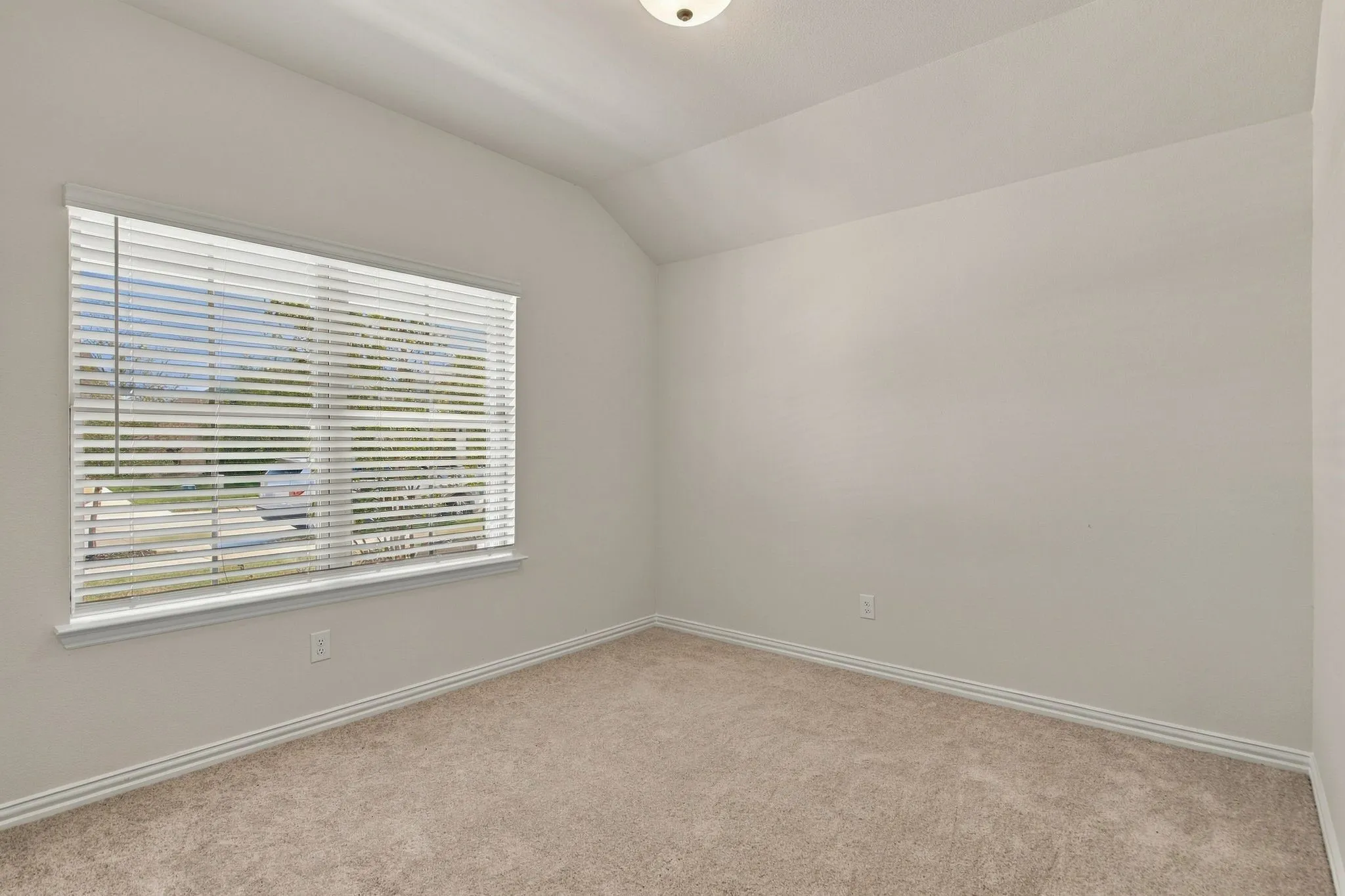 Single Family Residence For Sale in Denton County , 5117 Del Monte Drive, Denton, Texas 76207, 3 Bedroom, 2 Bathroom, 2 Garage spaces, 1,518 Sqft, built in 2023, mls#21408680, Real Estate Agent in Denton, Homes For Sale in Denton county, Homes For Sale in Denton, Realtor in Denton Texas, Real Estate Brokerage Independent Realty Texas, Luminita Cordes Realtor