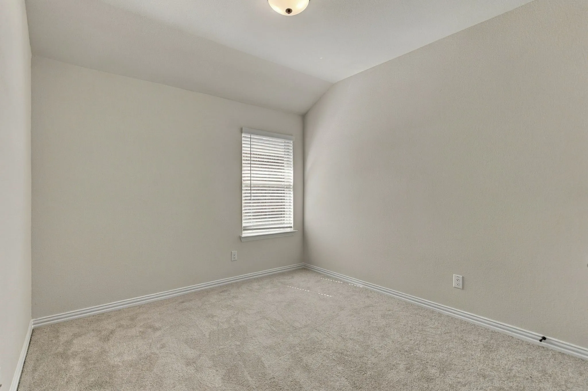 Single Family Residence For Sale in Denton County , 5117 Del Monte Drive, Denton, Texas 76207, 3 Bedroom, 2 Bathroom, 2 Garage spaces, 1,518 Sqft, built in 2023, mls#21408680, Real Estate Agent in Denton, Homes For Sale in Denton county, Homes For Sale in Denton, Realtor in Denton Texas, Real Estate Brokerage Independent Realty Texas, Luminita Cordes Realtor