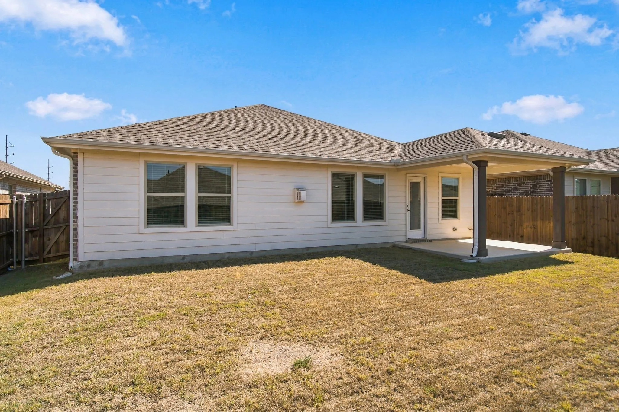 Single Family Residence For Sale in Denton County , 5117 Del Monte Drive, Denton, Texas 76207, 3 Bedroom, 2 Bathroom, 2 Garage spaces, 1,518 Sqft, built in 2023, mls#21408680, Real Estate Agent in Denton, Homes For Sale in Denton county, Homes For Sale in Denton, Realtor in Denton Texas, Real Estate Brokerage Independent Realty Texas, Luminita Cordes Realtor