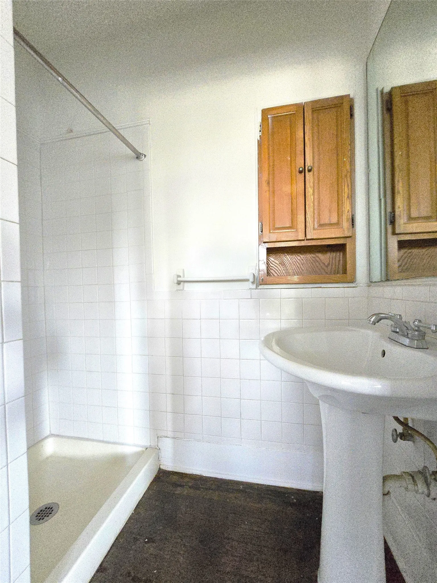 Duplex For Rent in Dallas County , 630 N Ewing Avenue, Dallas, Texas 75203, 2 Bedroom, 2 Bathroom, Garage spaces, 1,428 Sqft, built in 1945, mls#21408322, Real Estate Agent in Dallas, Homes For Rent in Dallas county, Homes For Rent in Dallas, Realtor in Dallas Texas, Real Estate Brokerage Independent Realty Texas, Luminita Cordes Realtor