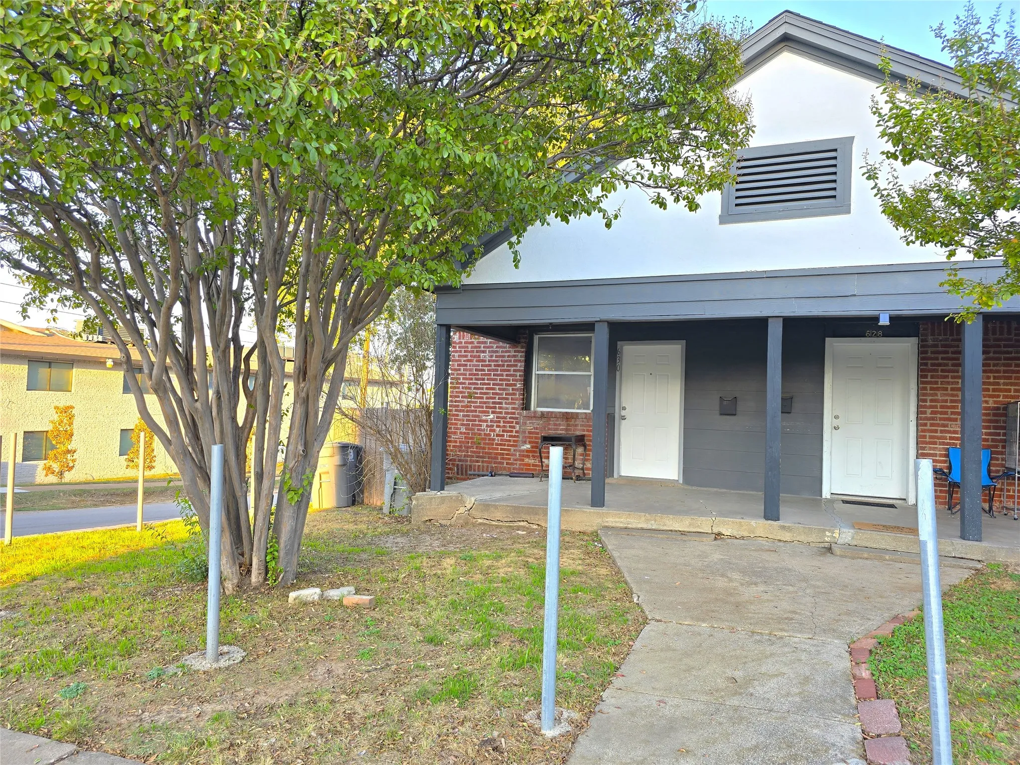 Duplex For Rent