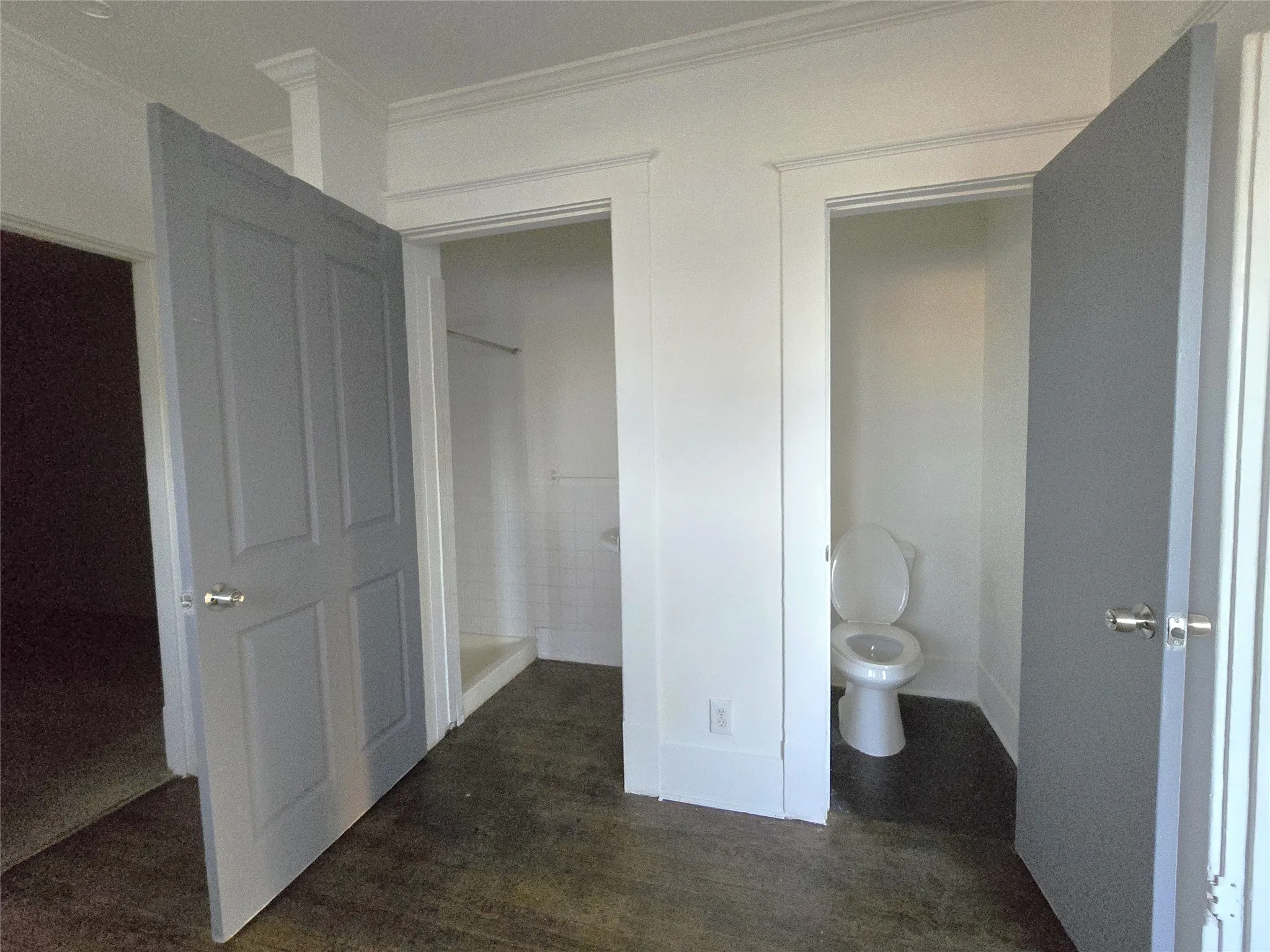Duplex For Rent in Dallas County , 630 N Ewing Avenue, Dallas, Texas 75203, 2 Bedroom, 2 Bathroom, Garage spaces, 1,428 Sqft, built in 1945, mls#21408322, Real Estate Agent in Dallas, Homes For Rent in Dallas county, Homes For Rent in Dallas, Realtor in Dallas Texas, Real Estate Brokerage Independent Realty Texas, Luminita Cordes Realtor