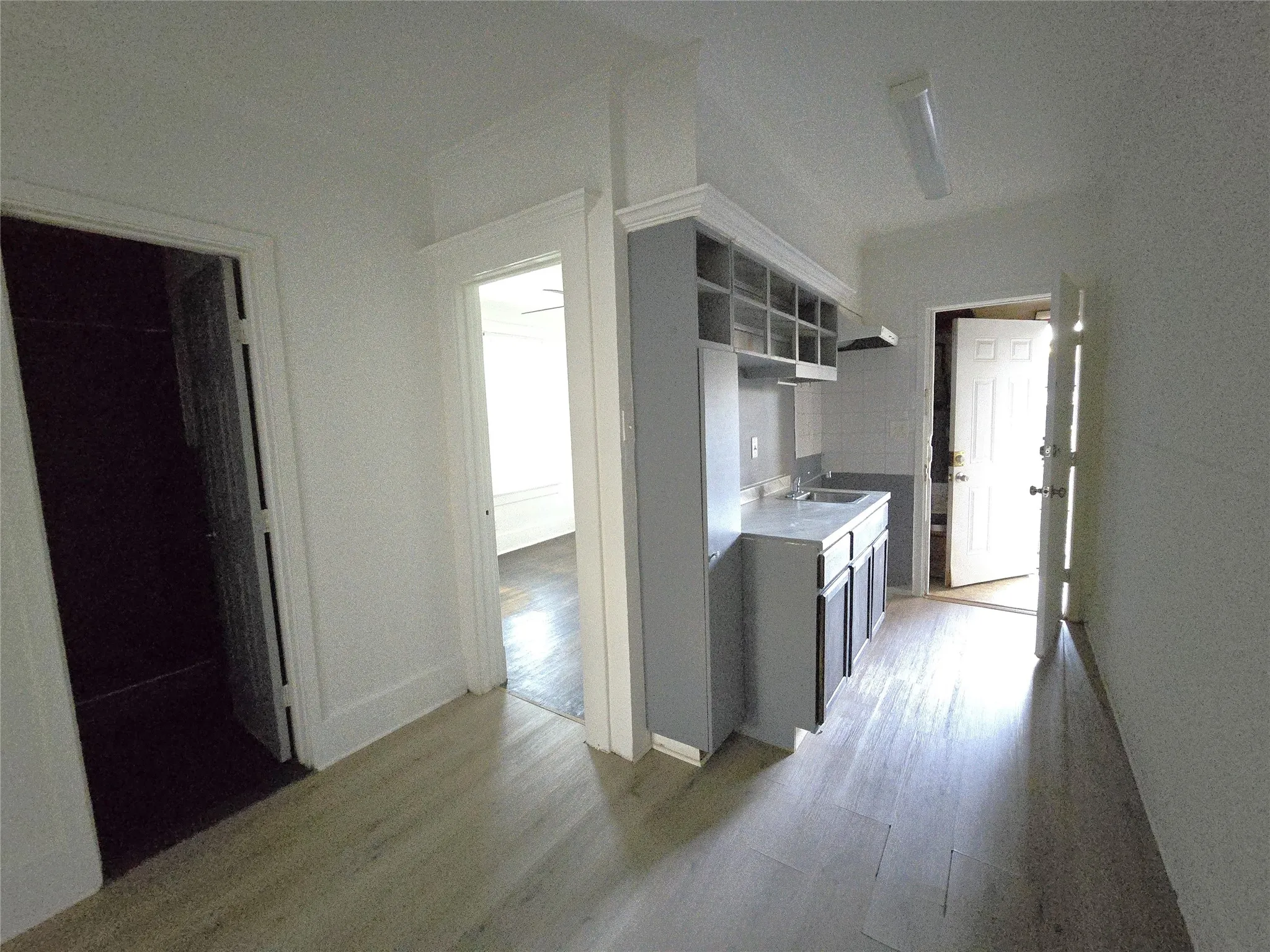 Duplex For Rent in Dallas County , 630 N Ewing Avenue, Dallas, Texas 75203, 2 Bedroom, 2 Bathroom, Garage spaces, 1,428 Sqft, built in 1945, mls#21408322, Real Estate Agent in Dallas, Homes For Rent in Dallas county, Homes For Rent in Dallas, Realtor in Dallas Texas, Real Estate Brokerage Independent Realty Texas, Luminita Cordes Realtor