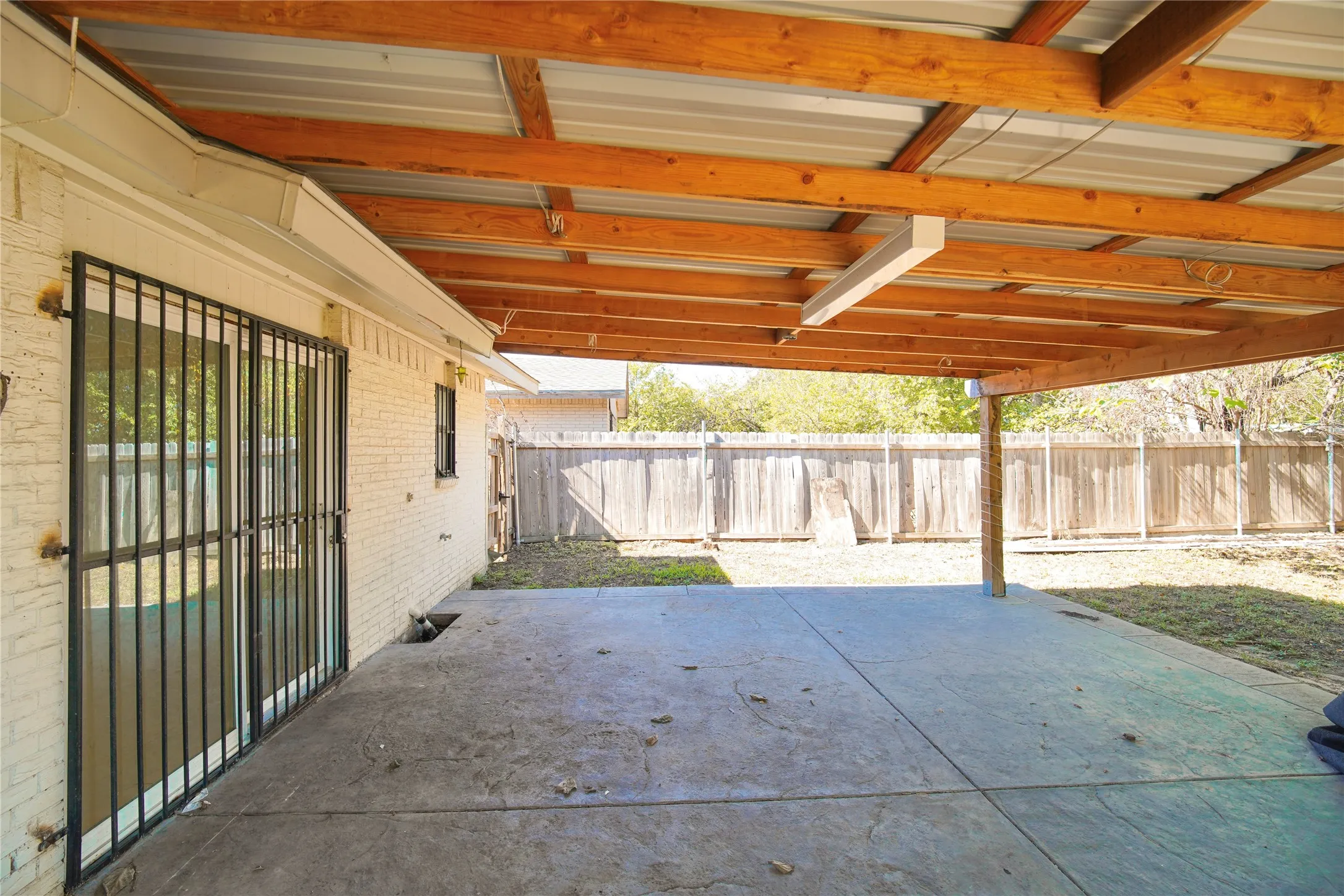 Single Family Residence For Rent in Dallas County , 1035 Timberview Drive, Hutchins, Texas 75141, 3 Bedroom, 2 Bathroom, 2 Garage spaces, 1,094 Sqft, built in 1970, mls#21406029, Real Estate Agent in Hutchins, Homes For Rent in Dallas county, Homes For Rent in Hutchins, Realtor in Hutchins Texas, Real Estate Brokerage Independent Realty Texas, Luminita Cordes Realtor