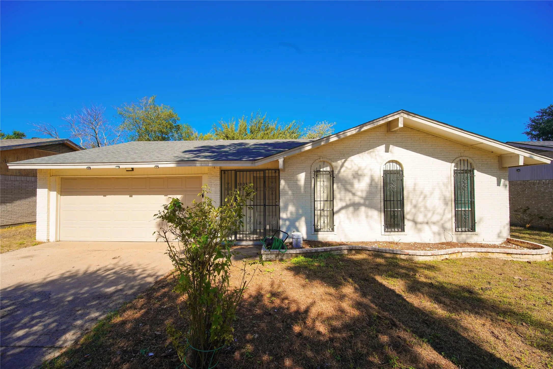 Single Family Residence For Rent in Dallas County , 1035 Timberview Drive, Hutchins, Texas 75141, 3 Bedroom, 2 Bathroom, 2 Garage spaces, 1,094 Sqft, built in 1970, mls#21406029, Real Estate Agent in Hutchins, Homes For Rent in Dallas county, Homes For Rent in Hutchins, Realtor in Hutchins Texas, Real Estate Brokerage Independent Realty Texas, Luminita Cordes Realtor