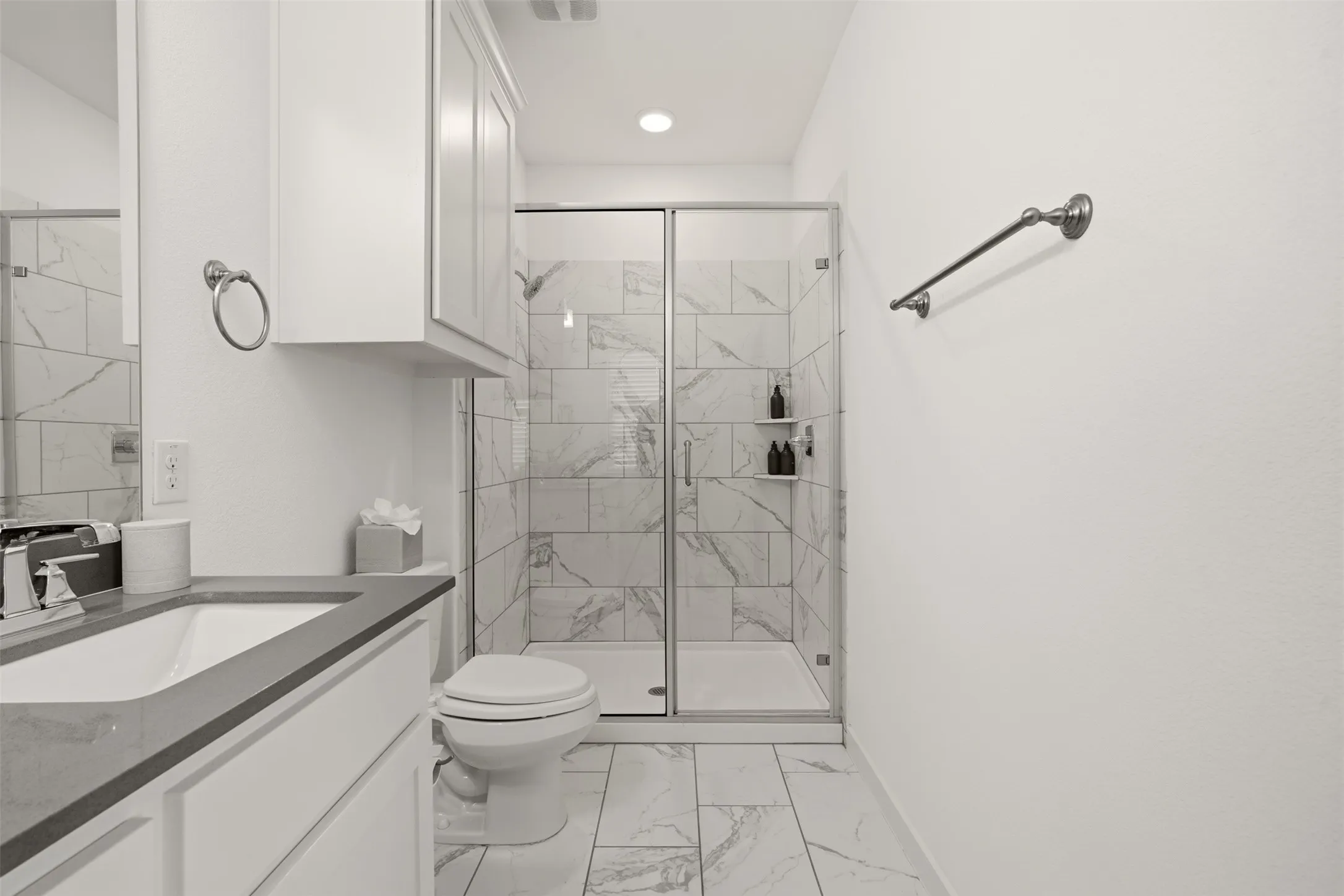 Single Family Residence For Sale in Denton County , 2725 Starburst Drive, Little Elm, Texas 75068, 2 Bedroom, 3 Bathroom, 2 Garage spaces, 1,456 Sqft, built in 2018, mls#21407334, Real Estate Agent in Little Elm, Homes For Sale in Denton county, Homes For Sale in Little Elm, Realtor in Little Elm Texas, Real Estate Brokerage Independent Realty Texas, Luminita Cordes Realtor