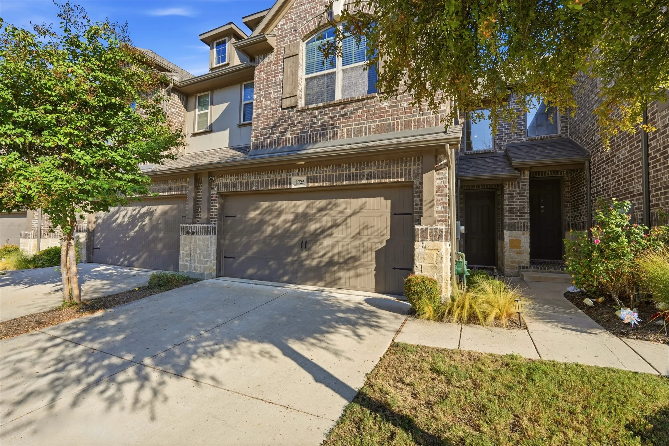 Single Family Residence For Sale in Denton County , 2725 Starburst Drive, Little Elm, Texas 75068, 2 Bedroom, 3 Bathroom, 2 Garage spaces, 1,456 Sqft, built in 2018, mls#21407334, Real Estate Agent in Little Elm, Homes For Sale in Denton county, Homes For Sale in Little Elm, Realtor in Little Elm Texas, Real Estate Brokerage Independent Realty Texas, Luminita Cordes Realtor