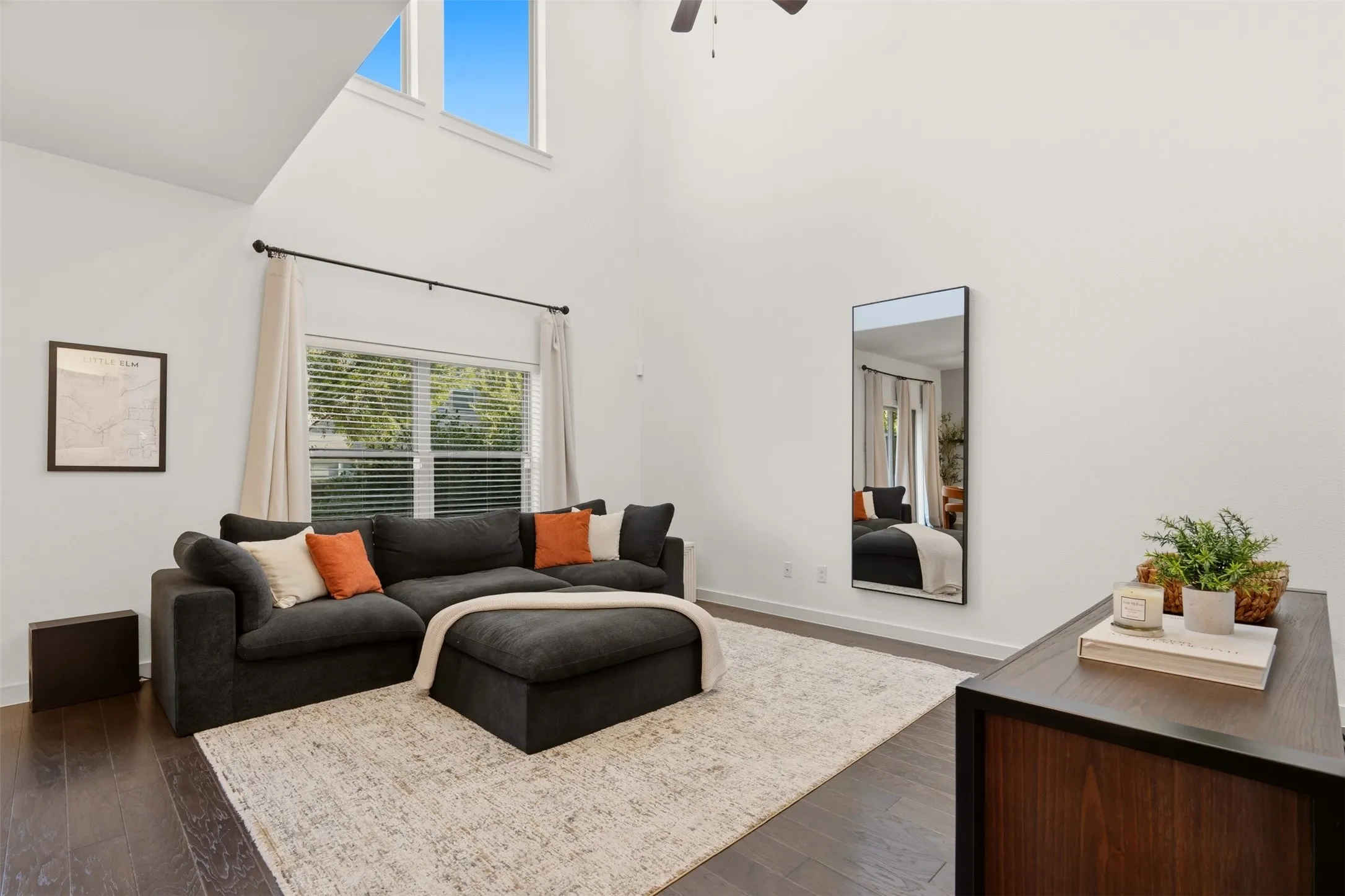 Single Family Residence For Sale in Denton County , 2725 Starburst Drive, Little Elm, Texas 75068, 2 Bedroom, 3 Bathroom, 2 Garage spaces, 1,456 Sqft, built in 2018, mls#21407334, Real Estate Agent in Little Elm, Homes For Sale in Denton county, Homes For Sale in Little Elm, Realtor in Little Elm Texas, Real Estate Brokerage Independent Realty Texas, Luminita Cordes Realtor