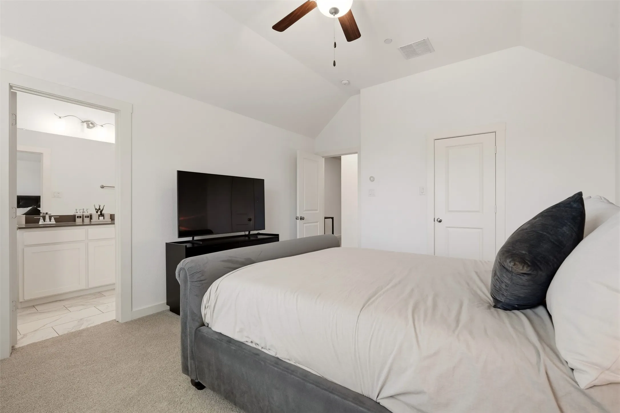 Single Family Residence For Sale in Denton County , 2725 Starburst Drive, Little Elm, Texas 75068, 2 Bedroom, 3 Bathroom, 2 Garage spaces, 1,456 Sqft, built in 2018, mls#21407334, Real Estate Agent in Little Elm, Homes For Sale in Denton county, Homes For Sale in Little Elm, Realtor in Little Elm Texas, Real Estate Brokerage Independent Realty Texas, Luminita Cordes Realtor