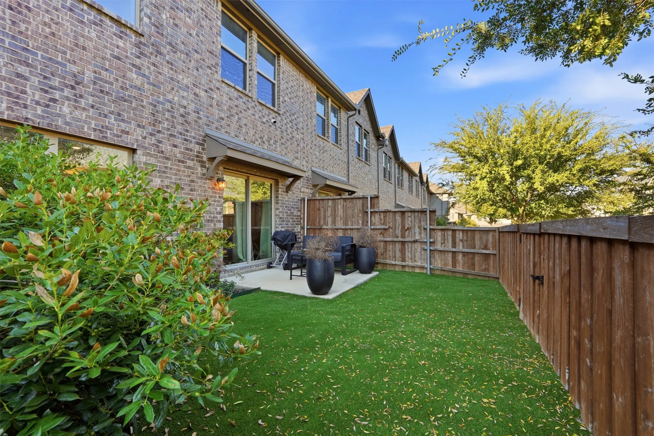 Single Family Residence For Sale in Denton County , 2725 Starburst Drive, Little Elm, Texas 75068, 2 Bedroom, 3 Bathroom, 2 Garage spaces, 1,456 Sqft, built in 2018, mls#21407334, Real Estate Agent in Little Elm, Homes For Sale in Denton county, Homes For Sale in Little Elm, Realtor in Little Elm Texas, Real Estate Brokerage Independent Realty Texas, Luminita Cordes Realtor