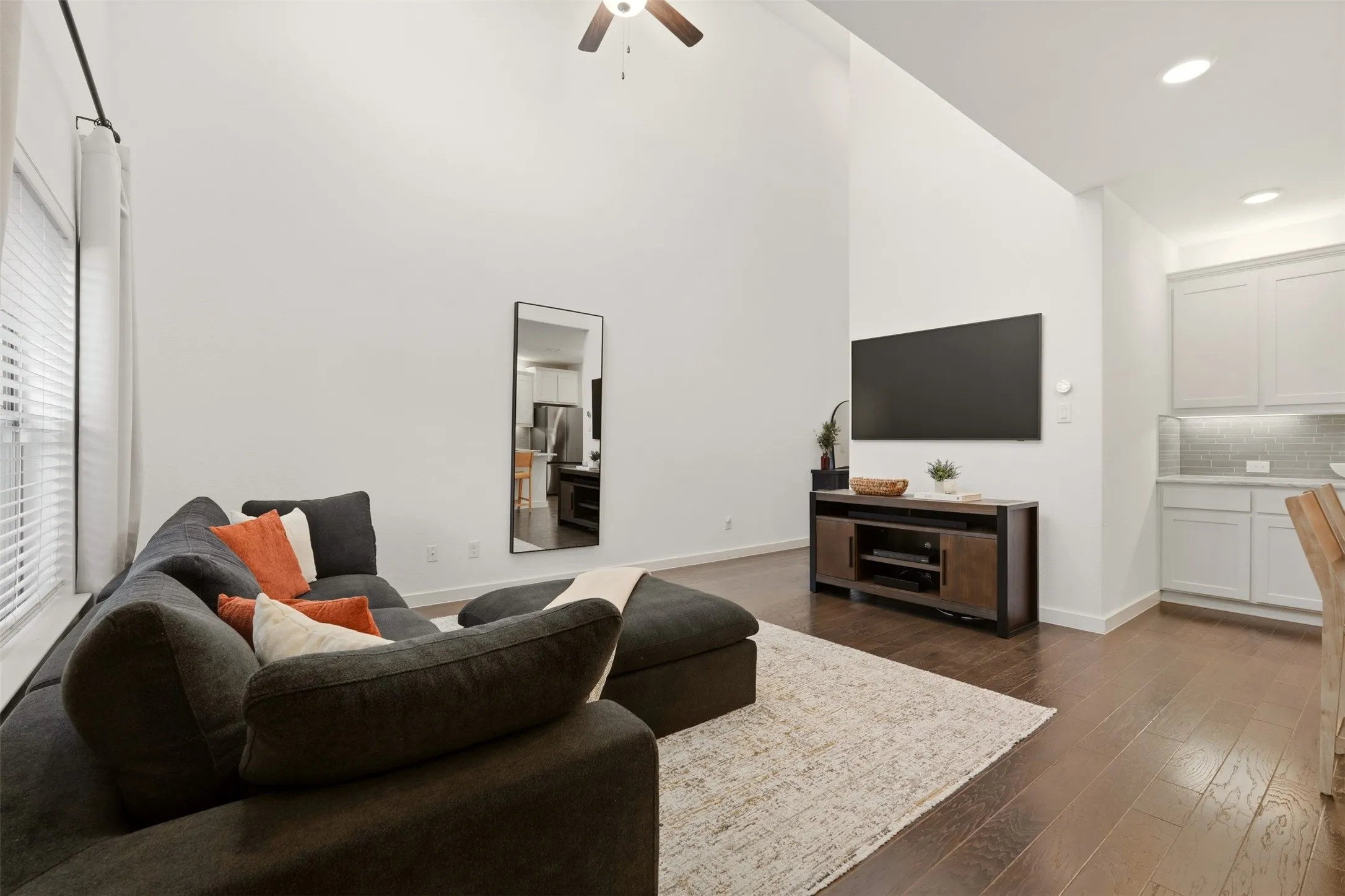 Single Family Residence For Sale in Denton County , 2725 Starburst Drive, Little Elm, Texas 75068, 2 Bedroom, 3 Bathroom, 2 Garage spaces, 1,456 Sqft, built in 2018, mls#21407334, Real Estate Agent in Little Elm, Homes For Sale in Denton county, Homes For Sale in Little Elm, Realtor in Little Elm Texas, Real Estate Brokerage Independent Realty Texas, Luminita Cordes Realtor