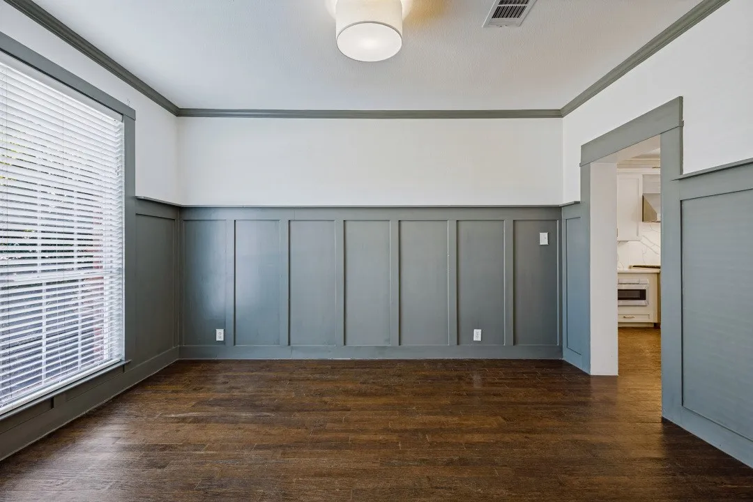 SECONDARY DINING SPACE, PIANO ROOM OR A READING NOOK OPTION