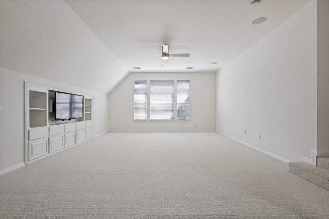 Single Family Residence For Sale in Collin County , 1729 Watersedge Drive, Mc Kinney, Texas 75072, 4 Bedroom, 4 Bathroom, 3 Garage spaces, 3,621 Sqft, built in 1998, mls#21408270, Real Estate Agent in Mc Kinney, Homes For Sale in Collin county, Homes For Sale in Mc Kinney, Realtor in Mc Kinney Texas, Real Estate Brokerage Independent Realty Texas, Luminita Cordes Realtor