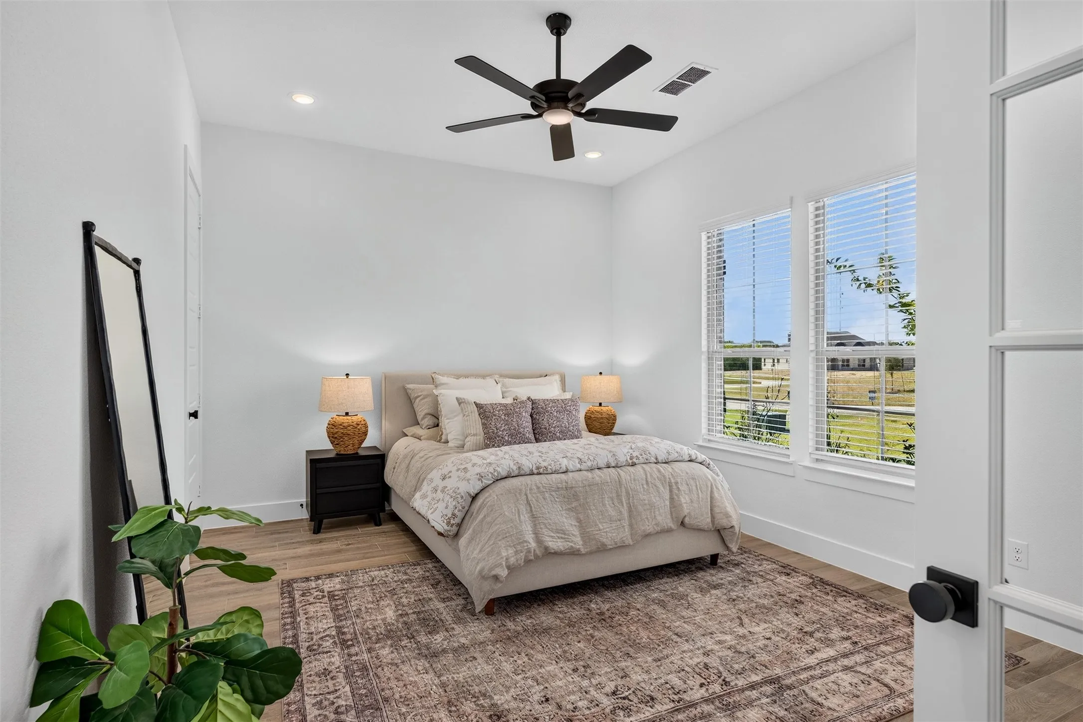 Single Family Residence For Sale in Grayson County , 813 Valley Ridge Road, Van Alstyne, Texas 75495, 5 Bedroom, 3 Bathroom, 3 Garage spaces, 3,508 Sqft, built in 2026, mls#21405783, Real Estate Agent in Van Alstyne, Homes For Sale in Grayson county, Homes For Sale in Van Alstyne, Realtor in Van Alstyne Texas, Real Estate Brokerage Independent Realty Texas, Luminita Cordes Realtor