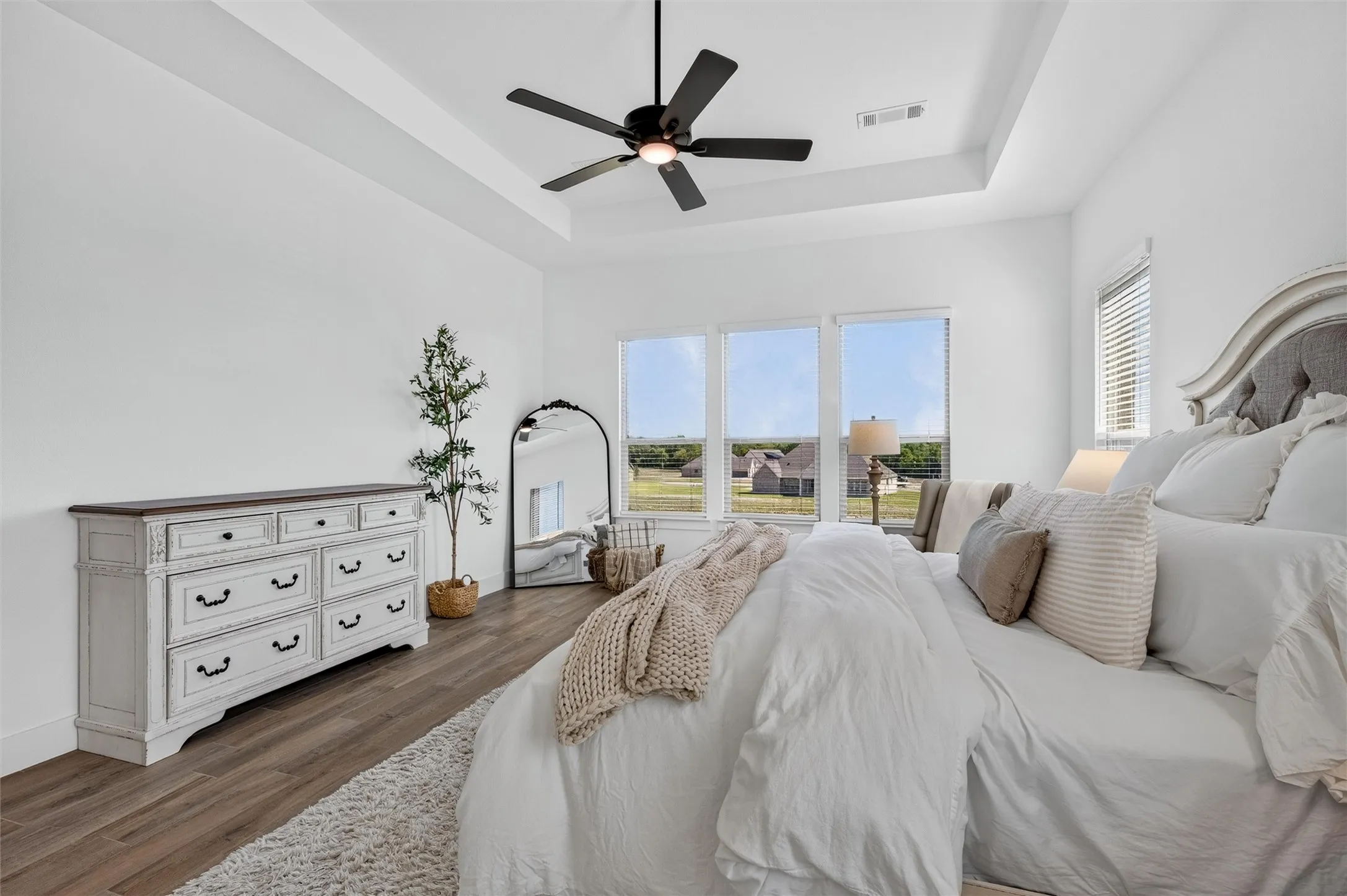 Single Family Residence For Sale in Grayson County , 813 Valley Ridge Road, Van Alstyne, Texas 75495, 5 Bedroom, 3 Bathroom, 3 Garage spaces, 3,508 Sqft, built in 2026, mls#21405783, Real Estate Agent in Van Alstyne, Homes For Sale in Grayson county, Homes For Sale in Van Alstyne, Realtor in Van Alstyne Texas, Real Estate Brokerage Independent Realty Texas, Luminita Cordes Realtor