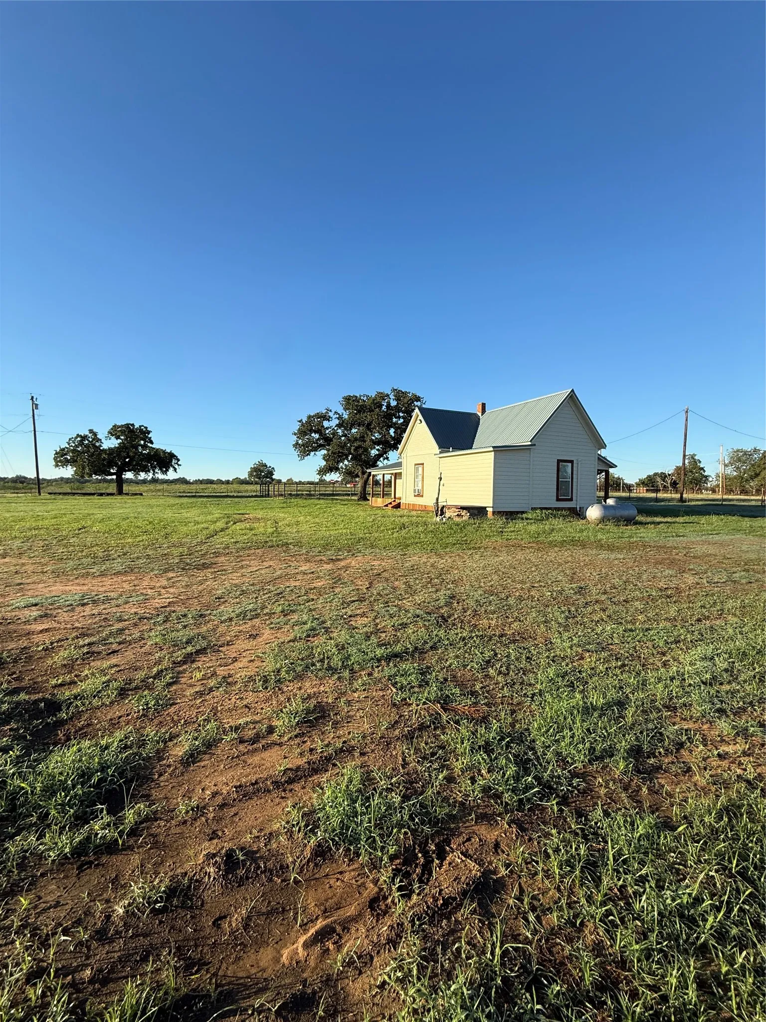 Single Family Residence For Rent in Palo Pinto County , 4529 Fm 1195, Mineral Wells, Texas 76067, 2 Bedroom, 2 Bathroom, Garage spaces, 1,880 Sqft, built in 1904, mls#21407805, Real Estate Agent in Mineral Wells, Homes For Rent in Palo Pinto county, Homes For Rent in Mineral Wells, Realtor in Mineral Wells Texas, Real Estate Brokerage Independent Realty Texas, Luminita Cordes Realtor