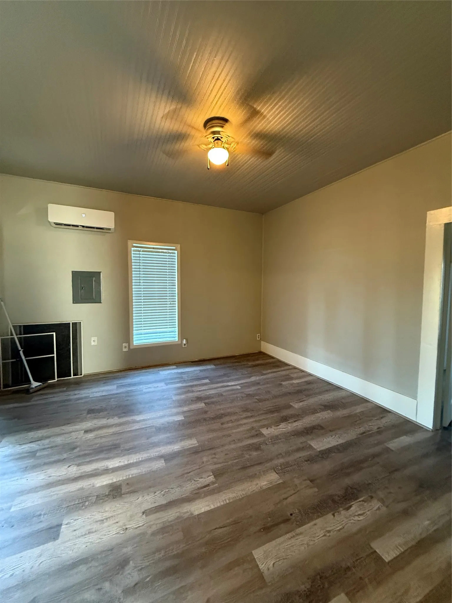 Single Family Residence For Rent in Palo Pinto County , 4529 Fm 1195, Mineral Wells, Texas 76067, 2 Bedroom, 2 Bathroom, Garage spaces, 1,880 Sqft, built in 1904, mls#21407805, Real Estate Agent in Mineral Wells, Homes For Rent in Palo Pinto county, Homes For Rent in Mineral Wells, Realtor in Mineral Wells Texas, Real Estate Brokerage Independent Realty Texas, Luminita Cordes Realtor
