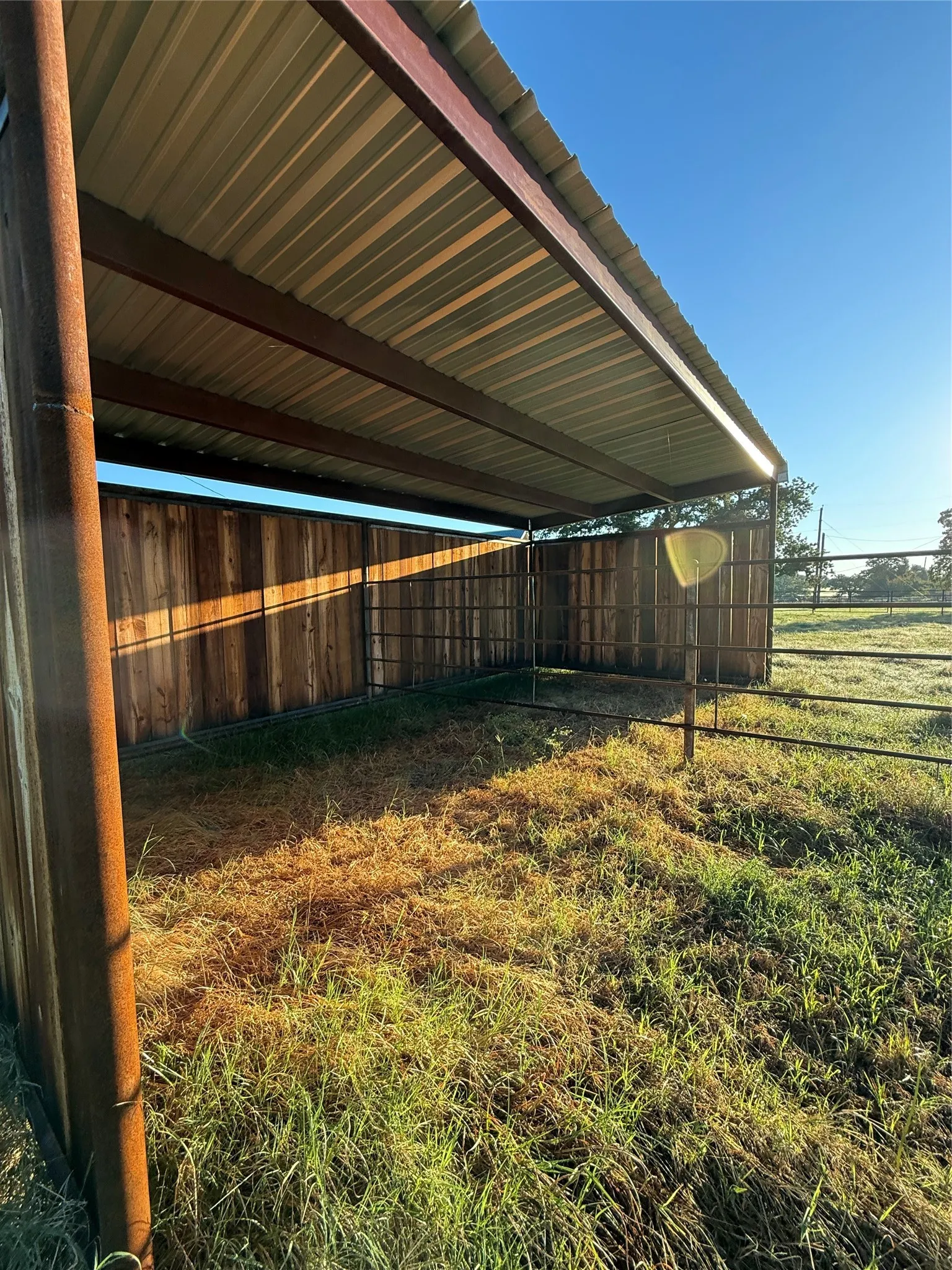 Single Family Residence For Rent in Palo Pinto County , 4529 Fm 1195, Mineral Wells, Texas 76067, 2 Bedroom, 2 Bathroom, Garage spaces, 1,880 Sqft, built in 1904, mls#21407805, Real Estate Agent in Mineral Wells, Homes For Rent in Palo Pinto county, Homes For Rent in Mineral Wells, Realtor in Mineral Wells Texas, Real Estate Brokerage Independent Realty Texas, Luminita Cordes Realtor