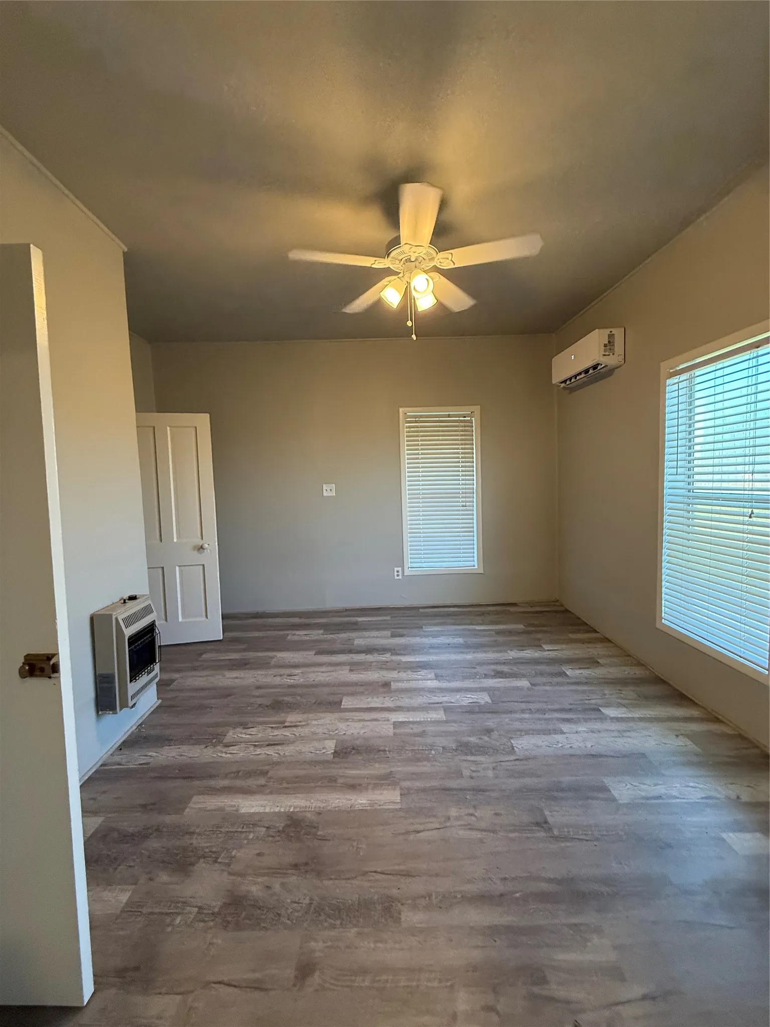 Single Family Residence For Rent in Palo Pinto County , 4529 Fm 1195, Mineral Wells, Texas 76067, 2 Bedroom, 2 Bathroom, Garage spaces, 1,880 Sqft, built in 1904, mls#21407805, Real Estate Agent in Mineral Wells, Homes For Rent in Palo Pinto county, Homes For Rent in Mineral Wells, Realtor in Mineral Wells Texas, Real Estate Brokerage Independent Realty Texas, Luminita Cordes Realtor