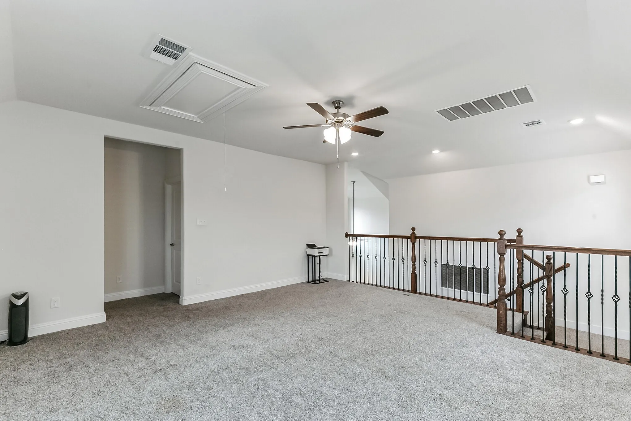Single Family Residence For Rent in Denton County , 6028 Paddock Lane, Little Elm, Texas 76227, 4 Bedroom, 3 Bathroom, 2 Garage spaces, 2,286 Sqft, built in 2021, mls#21408587, Real Estate Agent in Little Elm, Homes For Rent in Denton county, Homes For Rent in Little Elm, Realtor in Little Elm Texas, Real Estate Brokerage Independent Realty Texas, Luminita Cordes Realtor