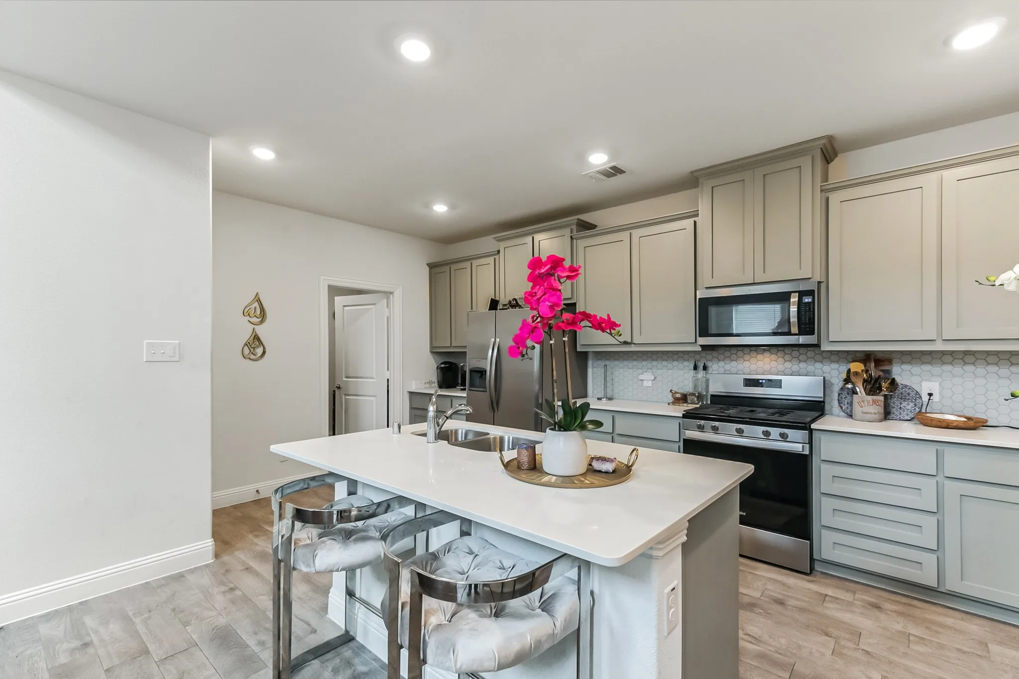 Single Family Residence For Rent in Denton County , 6028 Paddock Lane, Little Elm, Texas 76227, 4 Bedroom, 3 Bathroom, 2 Garage spaces, 2,286 Sqft, built in 2021, mls#21408587, Real Estate Agent in Little Elm, Homes For Rent in Denton county, Homes For Rent in Little Elm, Realtor in Little Elm Texas, Real Estate Brokerage Independent Realty Texas, Luminita Cordes Realtor