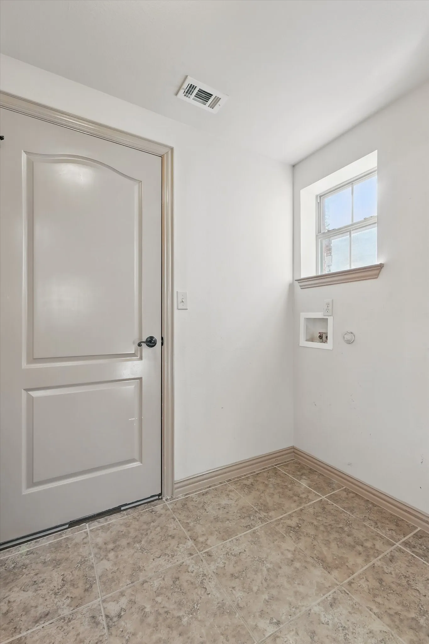 Townhouse For Rent in Dallas County , 3709 Pearl Trail, Garland, Texas 75044, 2 Bedroom, 3 Bathroom, 2 Garage spaces, 1,721 Sqft, built in 2007, mls#21408211, Real Estate Agent in Garland, Homes For Rent in Dallas county, Homes For Rent in Garland, Realtor in Garland Texas, Real Estate Brokerage Independent Realty Texas, Luminita Cordes Realtor