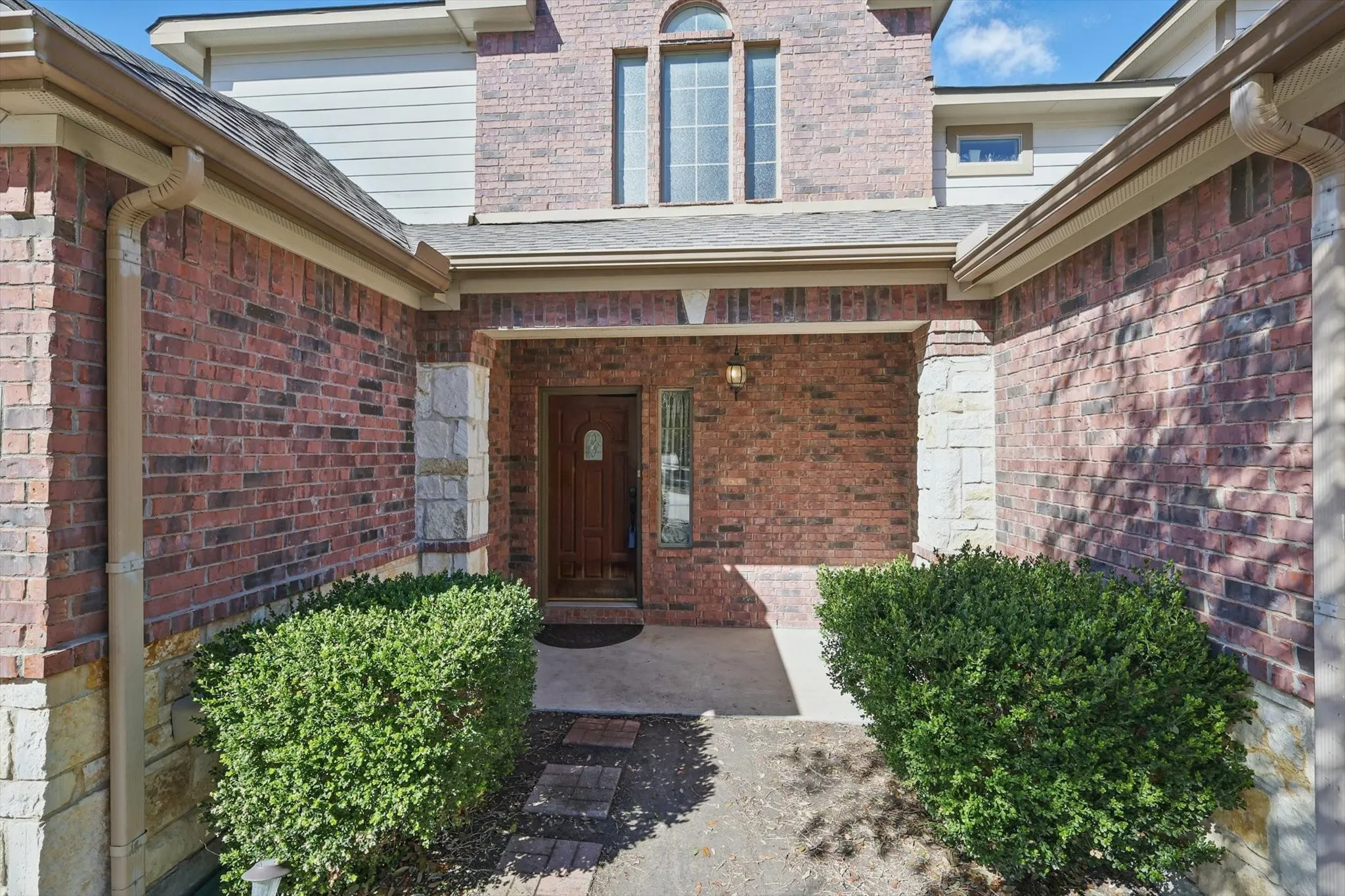 Townhouse For Rent in Dallas County , 3709 Pearl Trail, Garland, Texas 75044, 2 Bedroom, 3 Bathroom, 2 Garage spaces, 1,721 Sqft, built in 2007, mls#21408211, Real Estate Agent in Garland, Homes For Rent in Dallas county, Homes For Rent in Garland, Realtor in Garland Texas, Real Estate Brokerage Independent Realty Texas, Luminita Cordes Realtor