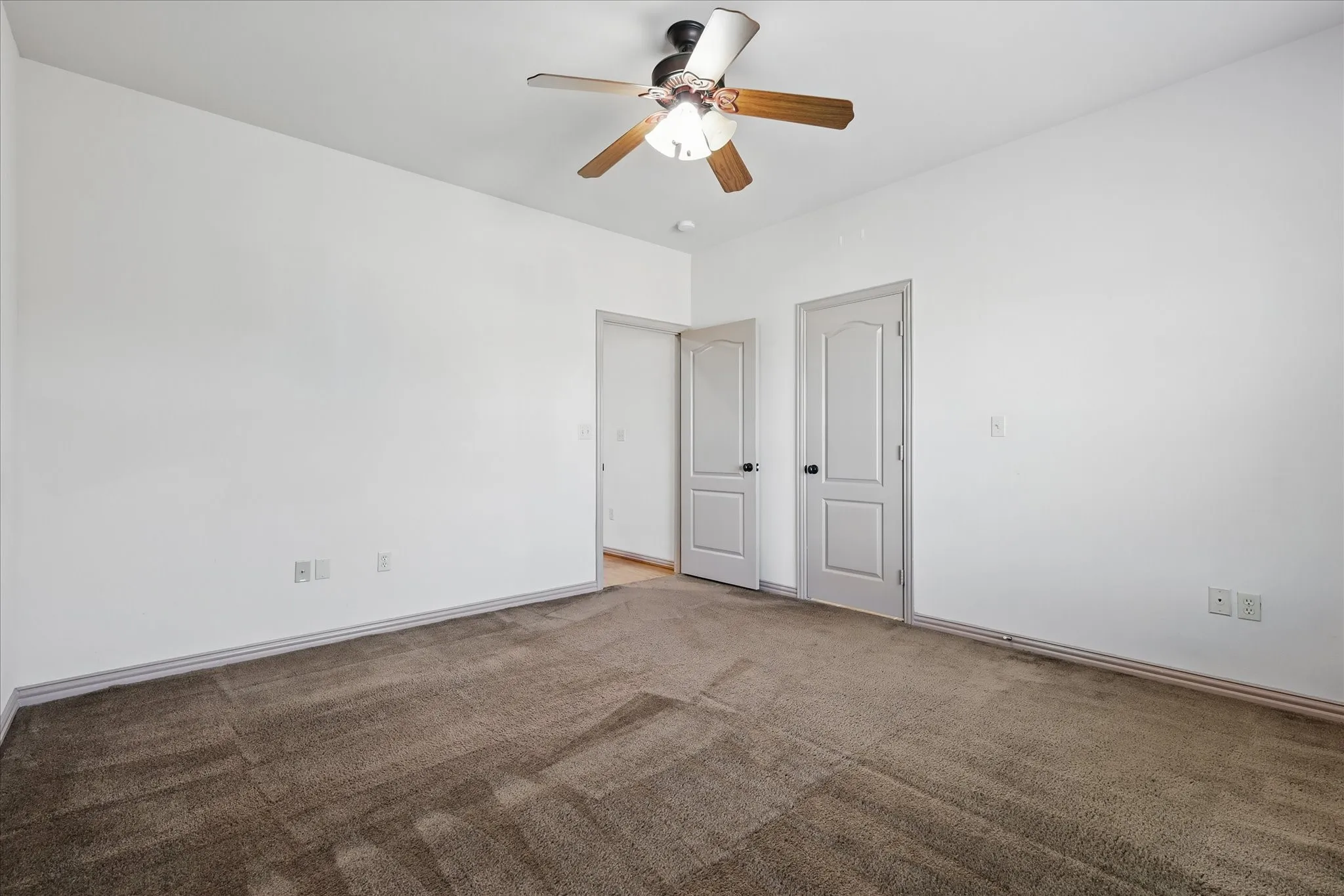 Townhouse For Rent in Dallas County , 3709 Pearl Trail, Garland, Texas 75044, 2 Bedroom, 3 Bathroom, 2 Garage spaces, 1,721 Sqft, built in 2007, mls#21408211, Real Estate Agent in Garland, Homes For Rent in Dallas county, Homes For Rent in Garland, Realtor in Garland Texas, Real Estate Brokerage Independent Realty Texas, Luminita Cordes Realtor