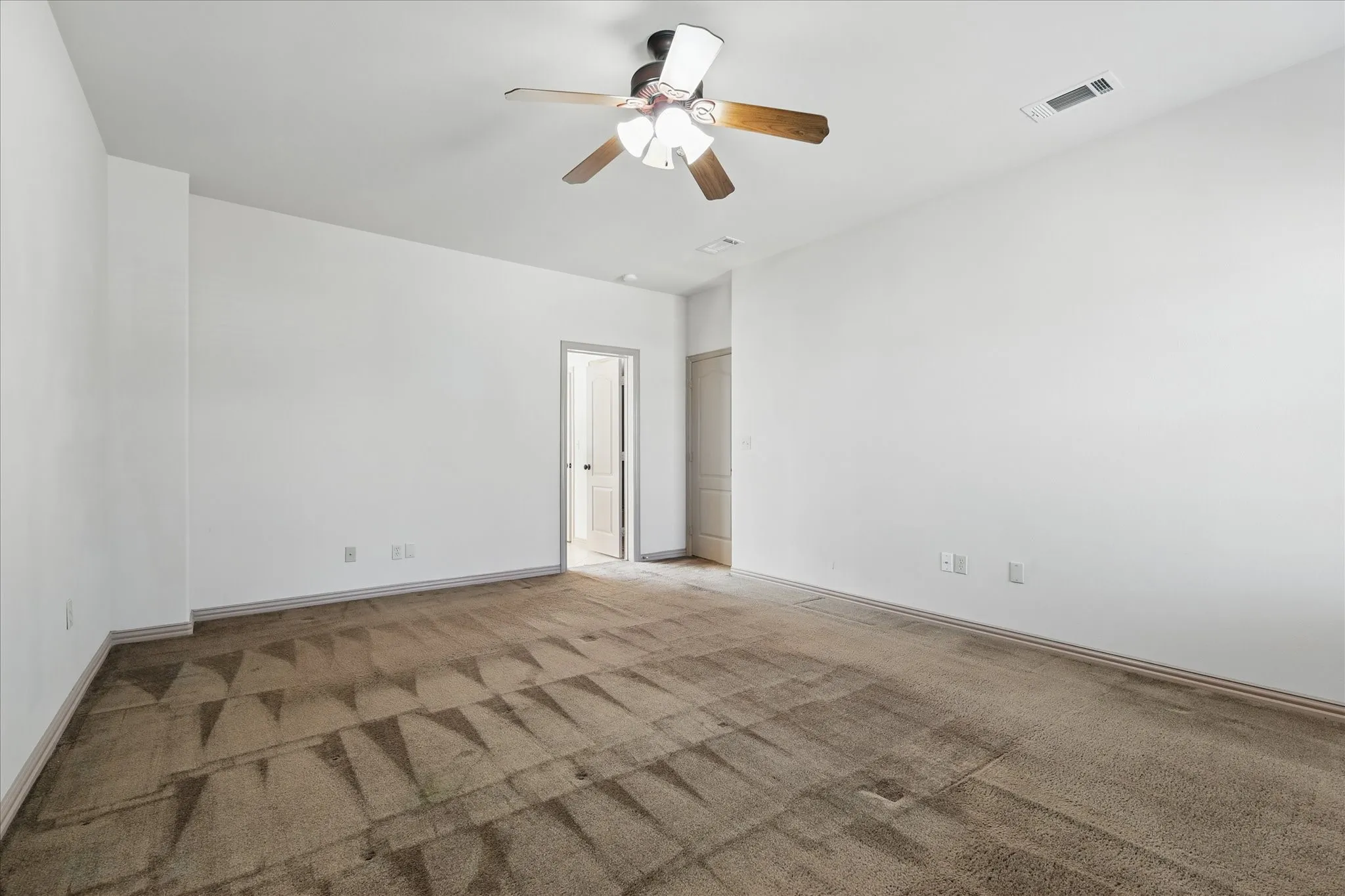 Townhouse For Rent in Dallas County , 3709 Pearl Trail, Garland, Texas 75044, 2 Bedroom, 3 Bathroom, 2 Garage spaces, 1,721 Sqft, built in 2007, mls#21408211, Real Estate Agent in Garland, Homes For Rent in Dallas county, Homes For Rent in Garland, Realtor in Garland Texas, Real Estate Brokerage Independent Realty Texas, Luminita Cordes Realtor