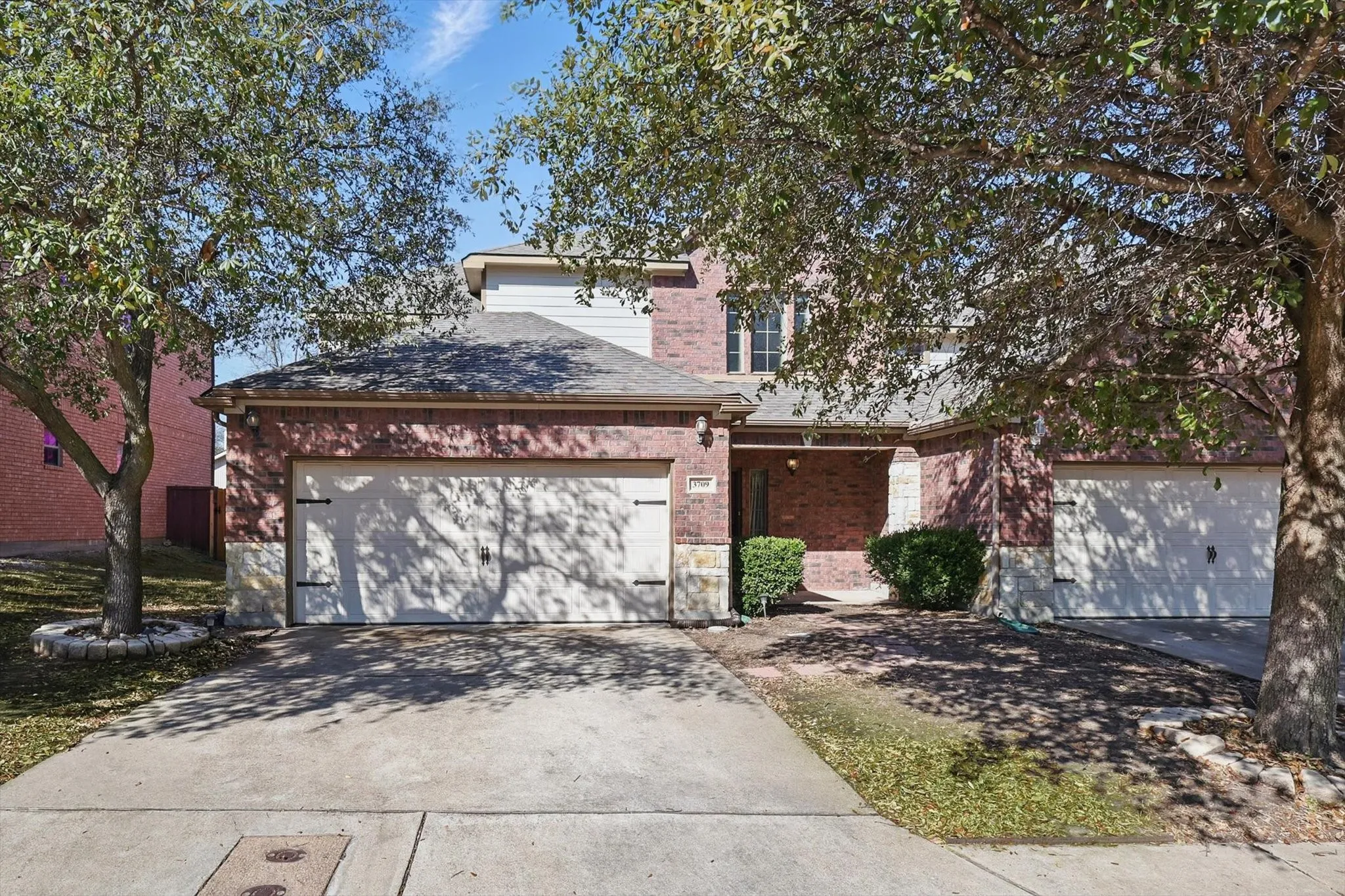 Townhouse For Rent in Dallas County , 3709 Pearl Trail, Garland, Texas 75044, 2 Bedroom, 3 Bathroom, 2 Garage spaces, 1,721 Sqft, built in 2007, mls#21408211, Real Estate Agent in Garland, Homes For Rent in Dallas county, Homes For Rent in Garland, Realtor in Garland Texas, Real Estate Brokerage Independent Realty Texas, Luminita Cordes Realtor