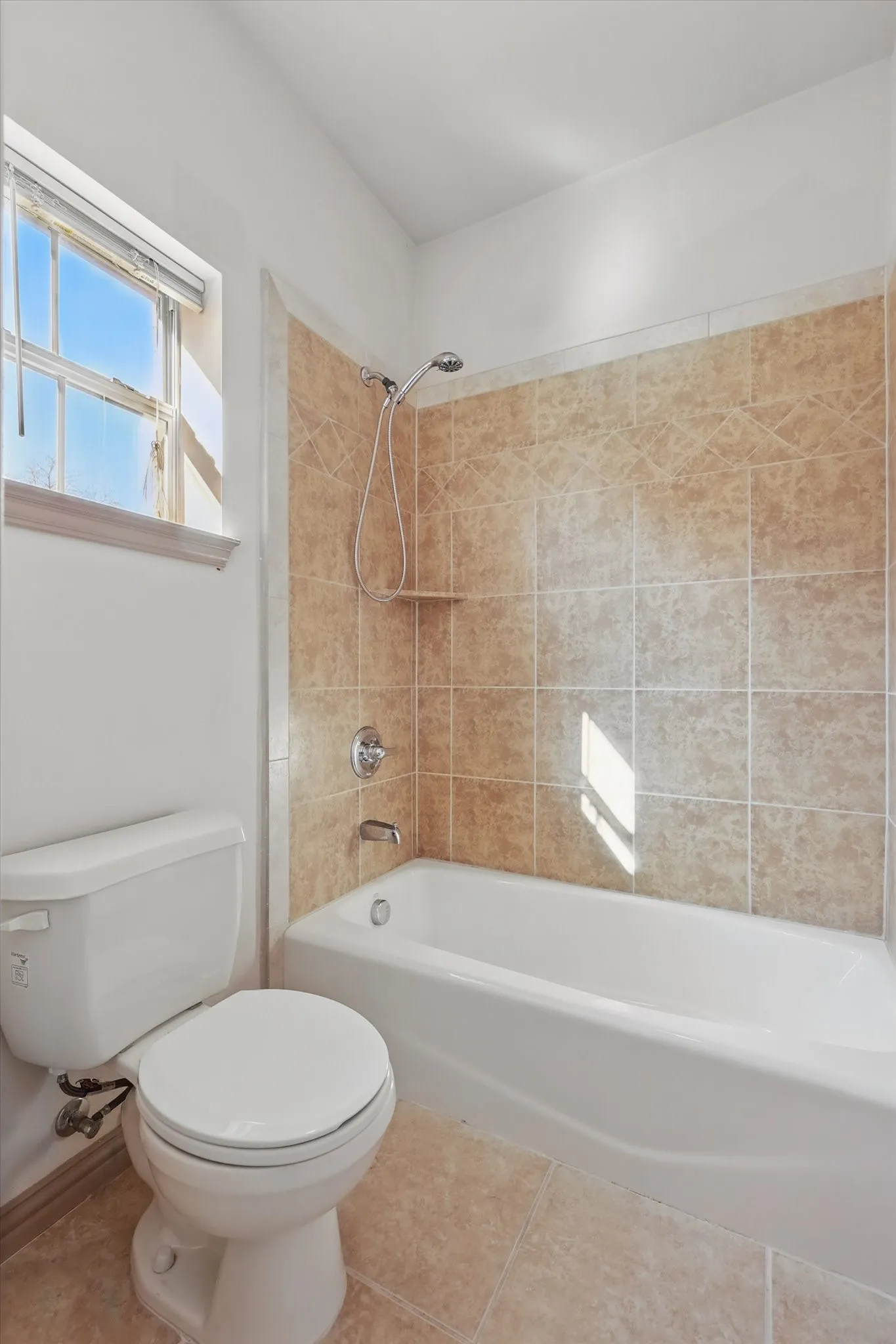 Townhouse For Rent in Dallas County , 3709 Pearl Trail, Garland, Texas 75044, 2 Bedroom, 3 Bathroom, 2 Garage spaces, 1,721 Sqft, built in 2007, mls#21408211, Real Estate Agent in Garland, Homes For Rent in Dallas county, Homes For Rent in Garland, Realtor in Garland Texas, Real Estate Brokerage Independent Realty Texas, Luminita Cordes Realtor