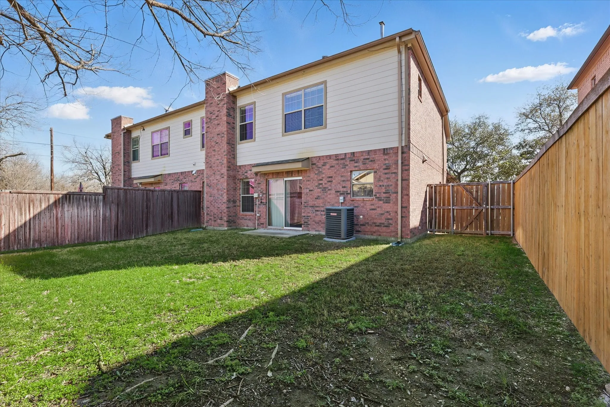 Townhouse For Rent in Dallas County , 3709 Pearl Trail, Garland, Texas 75044, 2 Bedroom, 3 Bathroom, 2 Garage spaces, 1,721 Sqft, built in 2007, mls#21408211, Real Estate Agent in Garland, Homes For Rent in Dallas county, Homes For Rent in Garland, Realtor in Garland Texas, Real Estate Brokerage Independent Realty Texas, Luminita Cordes Realtor