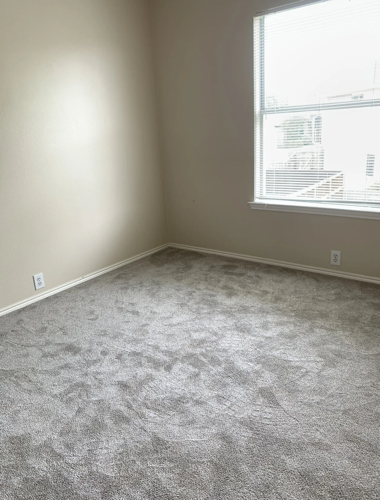 Single Family Residence For Rent in Tarrant County , 205 Branch Bend, Euless, Texas 76039, 3 Bedroom, 3 Bathroom, 2 Garage spaces, 1,924 Sqft, built in 1993, mls#21408688, Real Estate Agent in Euless, Homes For Rent in Tarrant county, Homes For Rent in Euless, Realtor in Euless Texas, Real Estate Brokerage Independent Realty Texas, Luminita Cordes Realtor