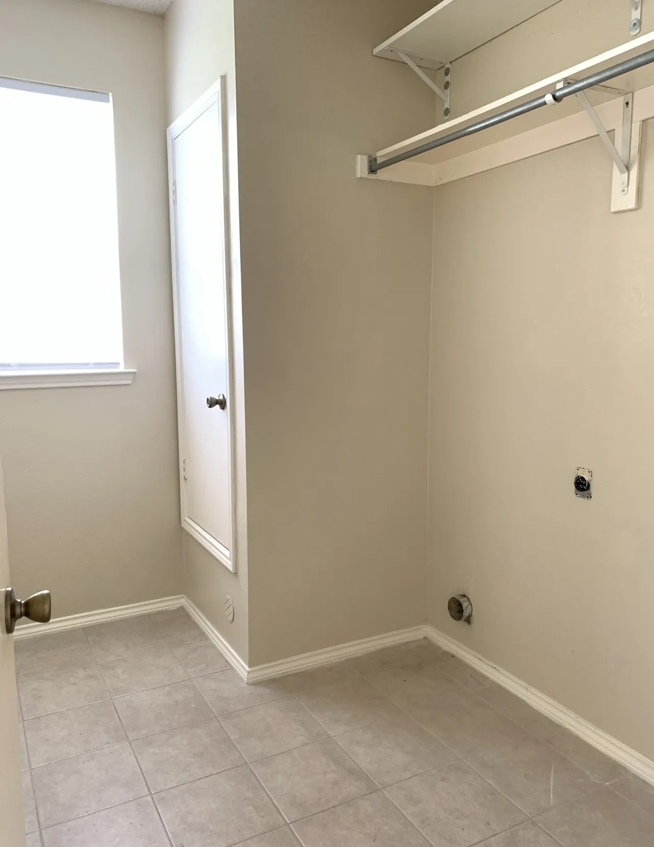 Single Family Residence For Rent in Tarrant County , 205 Branch Bend, Euless, Texas 76039, 3 Bedroom, 3 Bathroom, 2 Garage spaces, 1,924 Sqft, built in 1993, mls#21408688, Real Estate Agent in Euless, Homes For Rent in Tarrant county, Homes For Rent in Euless, Realtor in Euless Texas, Real Estate Brokerage Independent Realty Texas, Luminita Cordes Realtor