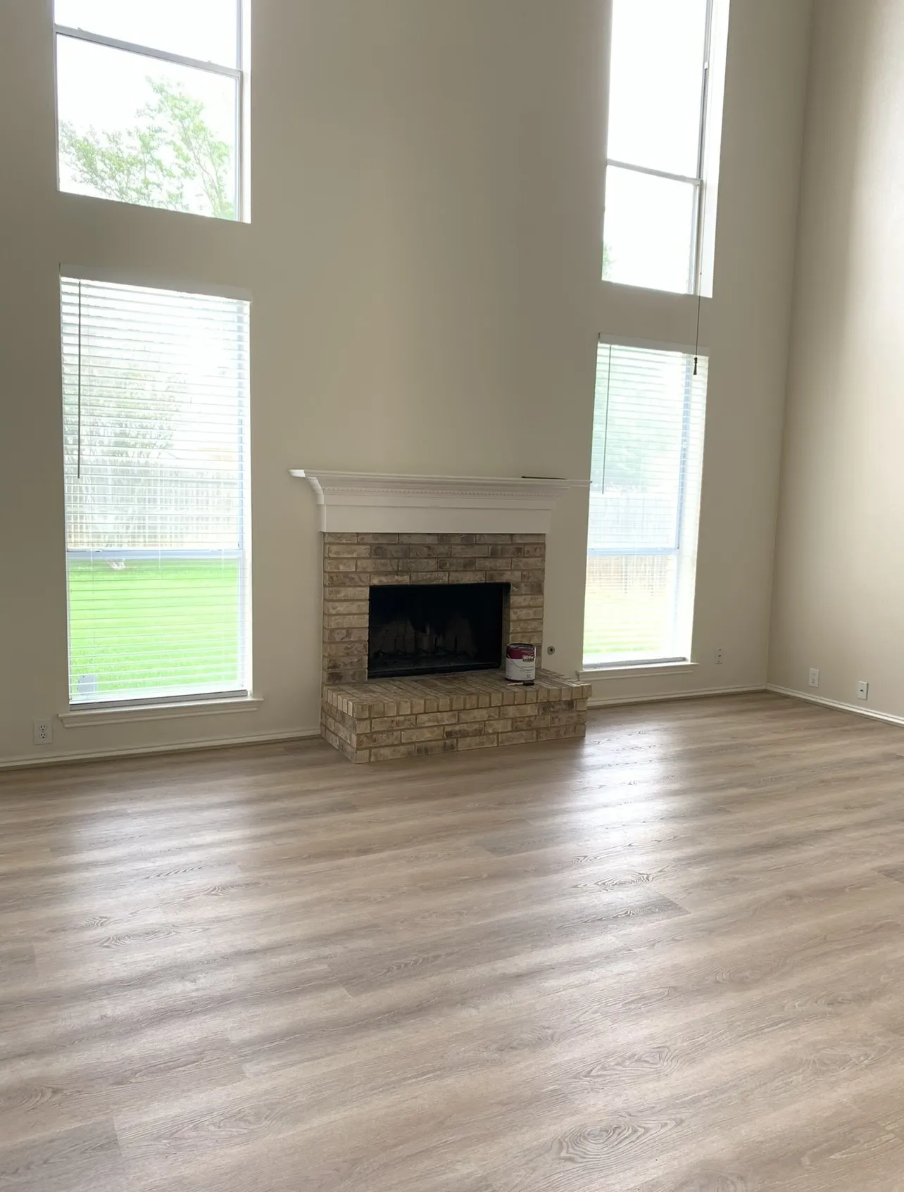 Single Family Residence For Rent in Tarrant County , 205 Branch Bend, Euless, Texas 76039, 3 Bedroom, 3 Bathroom, 2 Garage spaces, 1,924 Sqft, built in 1993, mls#21408688, Real Estate Agent in Euless, Homes For Rent in Tarrant county, Homes For Rent in Euless, Realtor in Euless Texas, Real Estate Brokerage Independent Realty Texas, Luminita Cordes Realtor