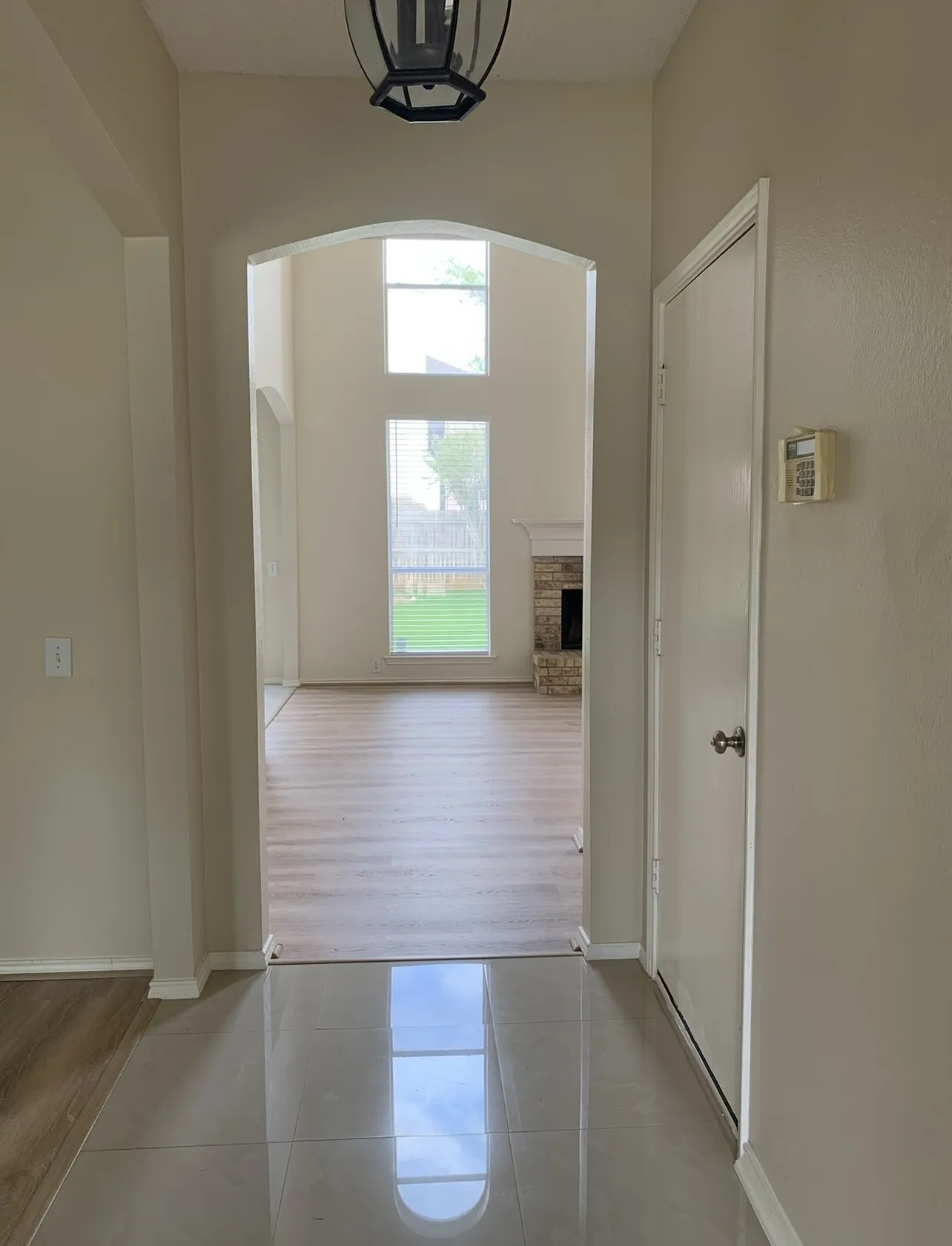 Single Family Residence For Rent in Tarrant County , 205 Branch Bend, Euless, Texas 76039, 3 Bedroom, 3 Bathroom, 2 Garage spaces, 1,924 Sqft, built in 1993, mls#21408688, Real Estate Agent in Euless, Homes For Rent in Tarrant county, Homes For Rent in Euless, Realtor in Euless Texas, Real Estate Brokerage Independent Realty Texas, Luminita Cordes Realtor
