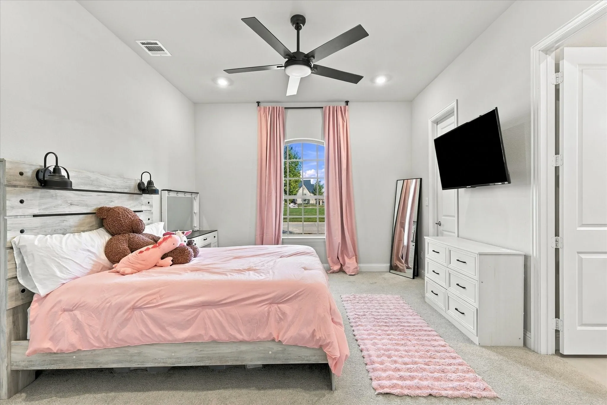 Single Family Residence For Rent in Denton County , 3567 Honeycutt Drive, Frisco, Texas 75033, 4 Bedroom, 4 Bathroom, 2 Garage spaces, 2,658 Sqft, built in 2024, mls#21407367, Real Estate Agent in Frisco, Homes For Rent in Denton county, Homes For Rent in Frisco, Realtor in Frisco Texas, Real Estate Brokerage Independent Realty Texas, Luminita Cordes Realtor