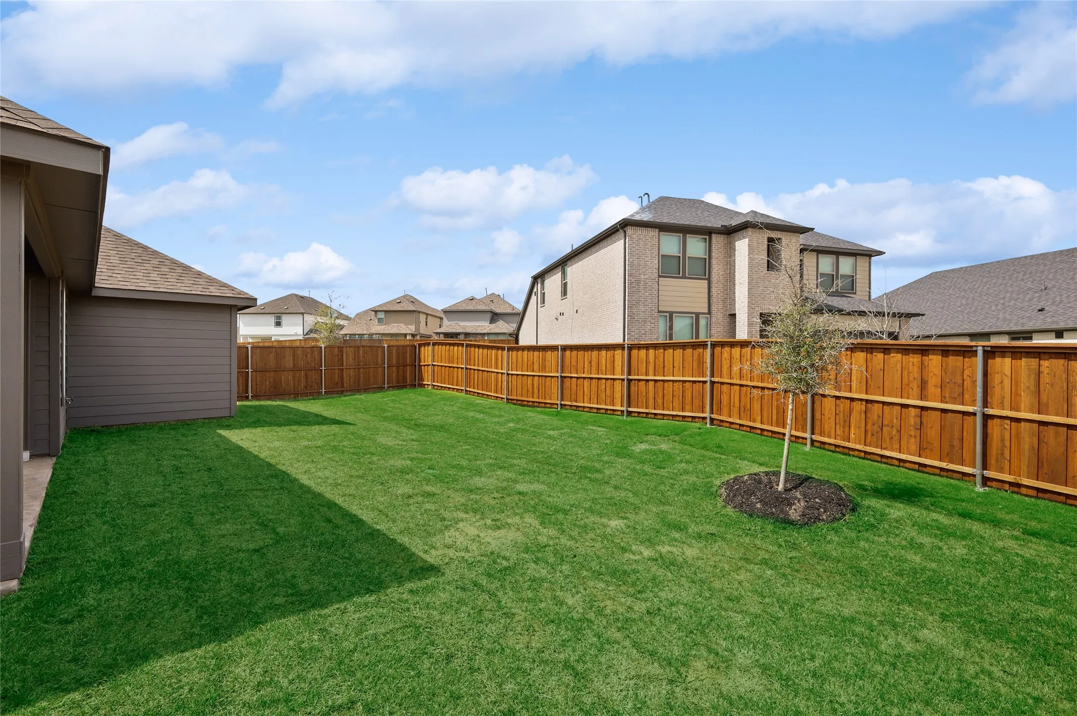 Single Family Residence For Sale in Collin County , 2429 Spring Side Drive, Royse City, Texas 75189, 3 Bedroom, 2 Bathroom, 2 Garage spaces, 1,865 Sqft, built in 2022, mls#21408050, Real Estate Agent in Royse City, Homes For Sale in Collin county, Homes For Sale in Royse City, Realtor in Royse City Texas, Real Estate Brokerage Independent Realty Texas, Luminita Cordes Realtor